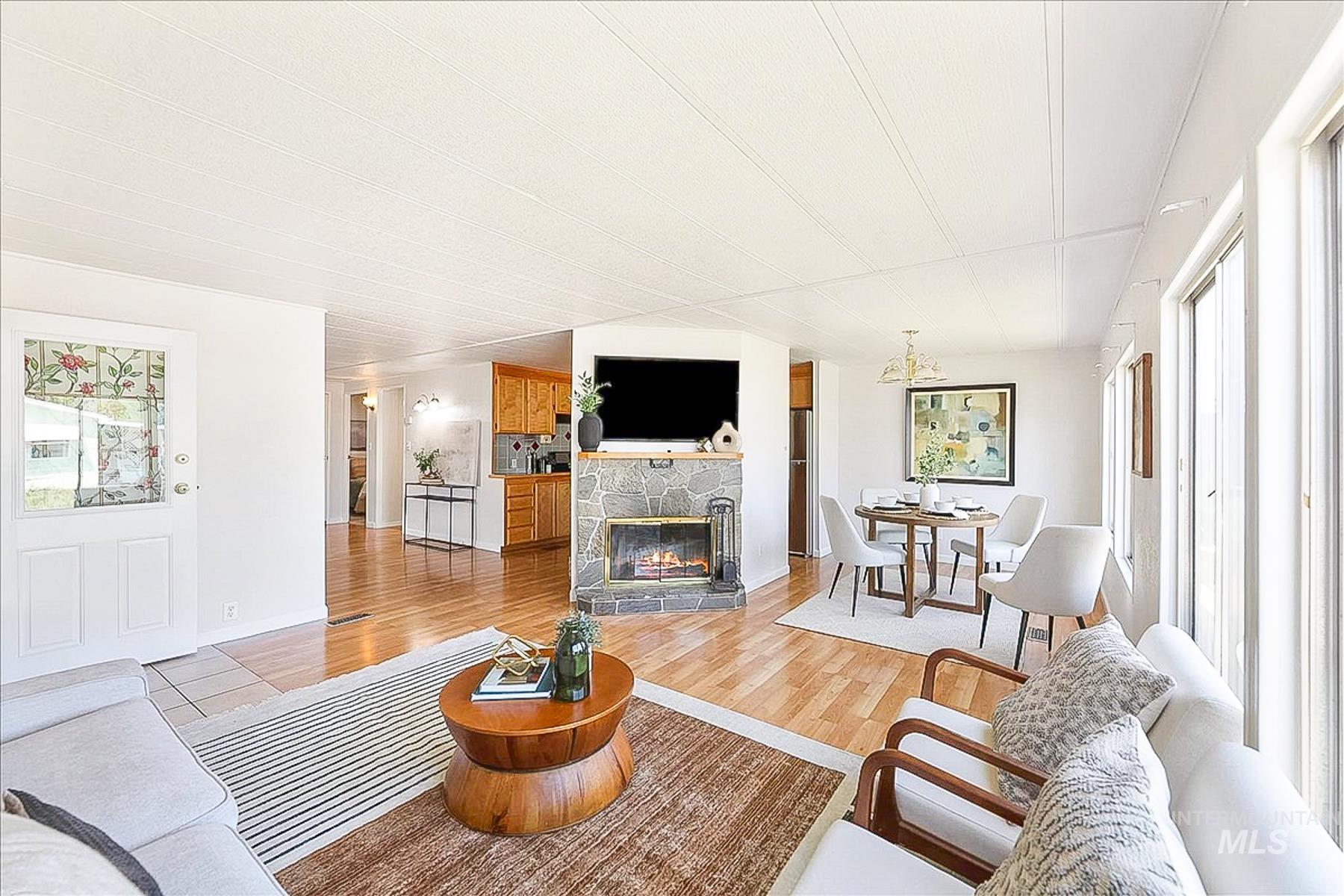 262 Checola Cir, Boise, Idaho 83709, 2 Bedrooms, 2 Bathrooms, Residential For Sale, Price $129,900, 98990490