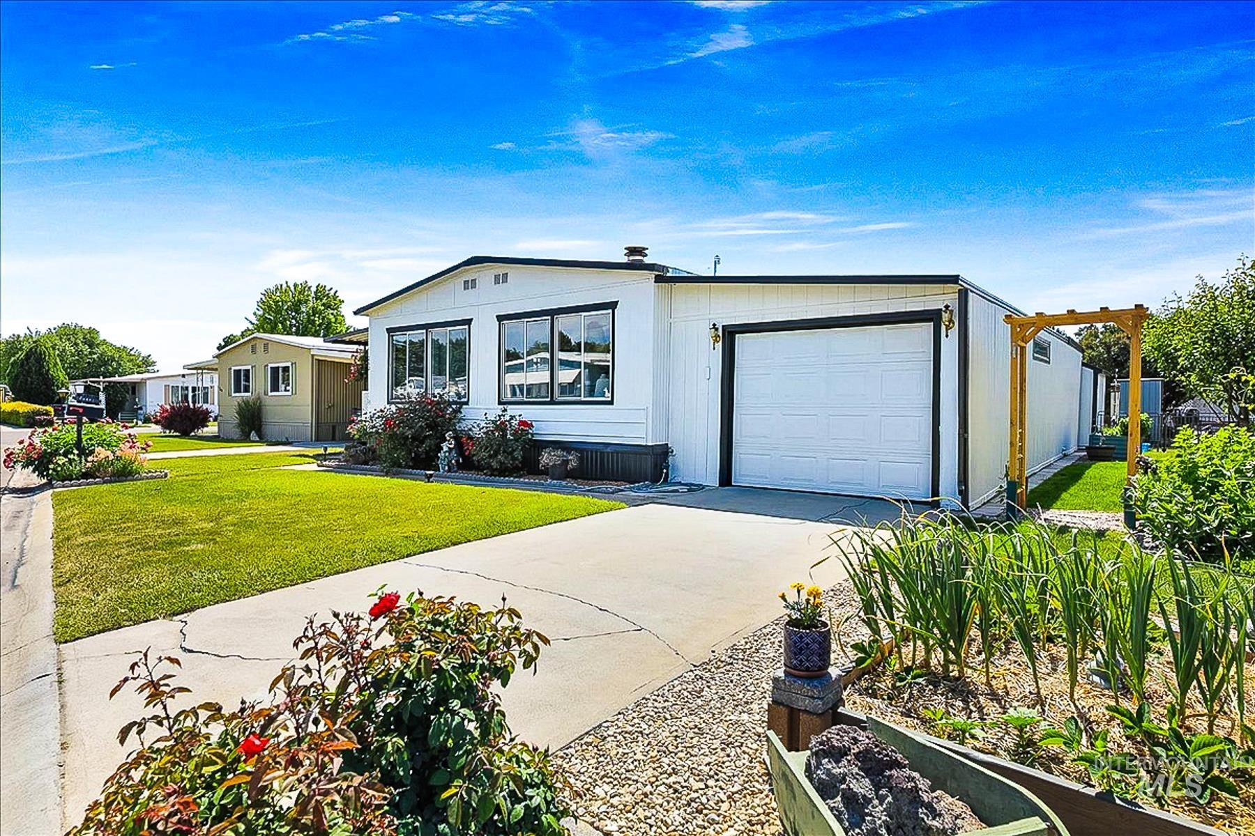 262 Checola Cir, Boise, Idaho 83709, 2 Bedrooms, 2 Bathrooms, Residential For Sale, Price $129,900, 98990490