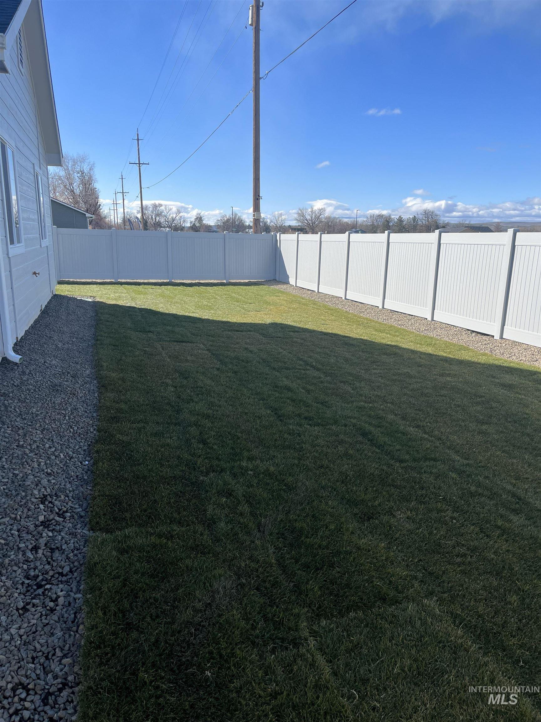 1615 Trail Way, Weiser, Idaho 83672, 3 Bedrooms, 2 Bathrooms, Residential For Sale, Price $359,900,MLS 98990499