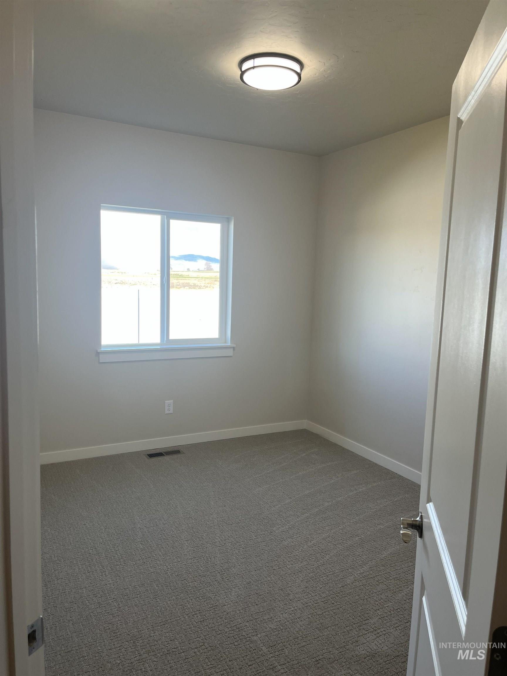 1615 Trail Way, Weiser, Idaho 83672, 3 Bedrooms, 2 Bathrooms, Residential For Sale, Price $359,900,MLS 98990499