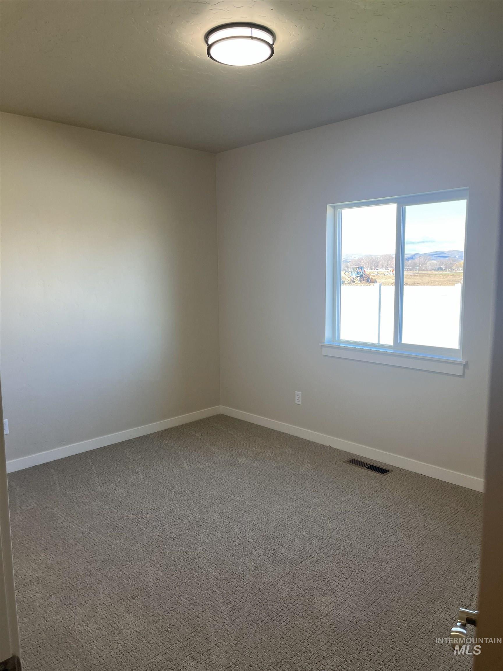 1615 Trail Way, Weiser, Idaho 83672, 3 Bedrooms, 2 Bathrooms, Residential For Sale, Price $359,900,MLS 98990499