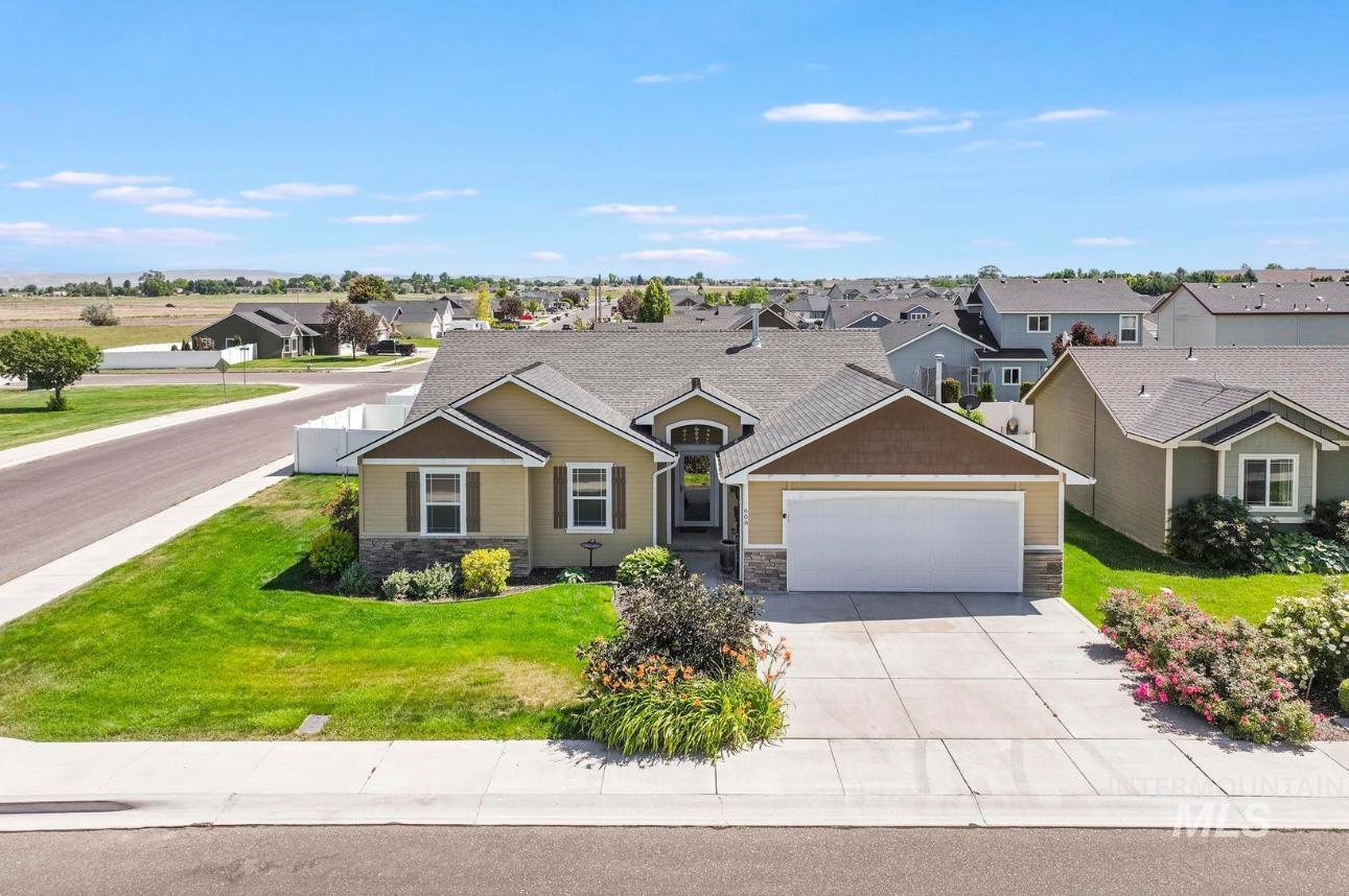 608 Braden Ct, Twin Falls, Idaho 83301, 3 Bedrooms, 2 Bathrooms, Residential For Sale, Price $359,000,MLS 98990501