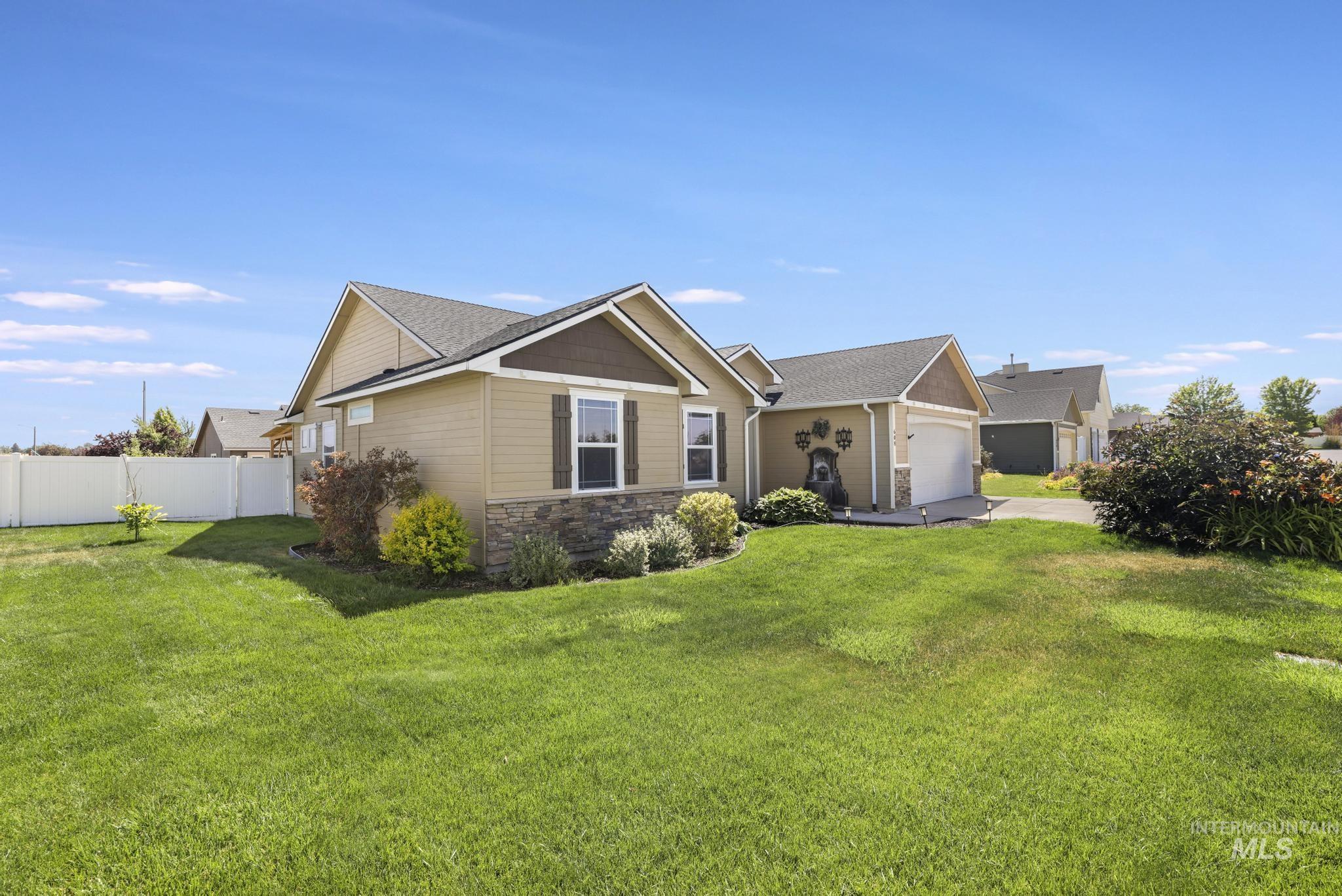 608 Braden Ct, Twin Falls, Idaho 83301, 3 Bedrooms, 2 Bathrooms, Residential For Sale, Price $359,000,MLS 98990501