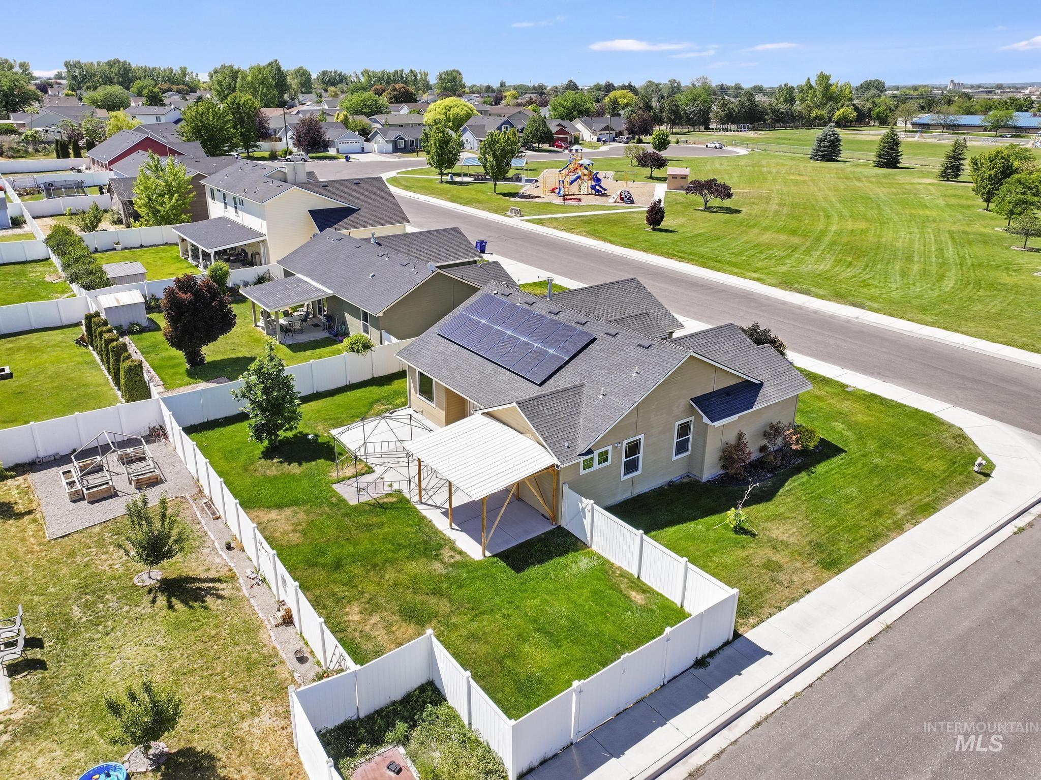 608 Braden Ct, Twin Falls, Idaho 83301, 3 Bedrooms, 2 Bathrooms, Residential For Sale, Price $359,000,MLS 98990501