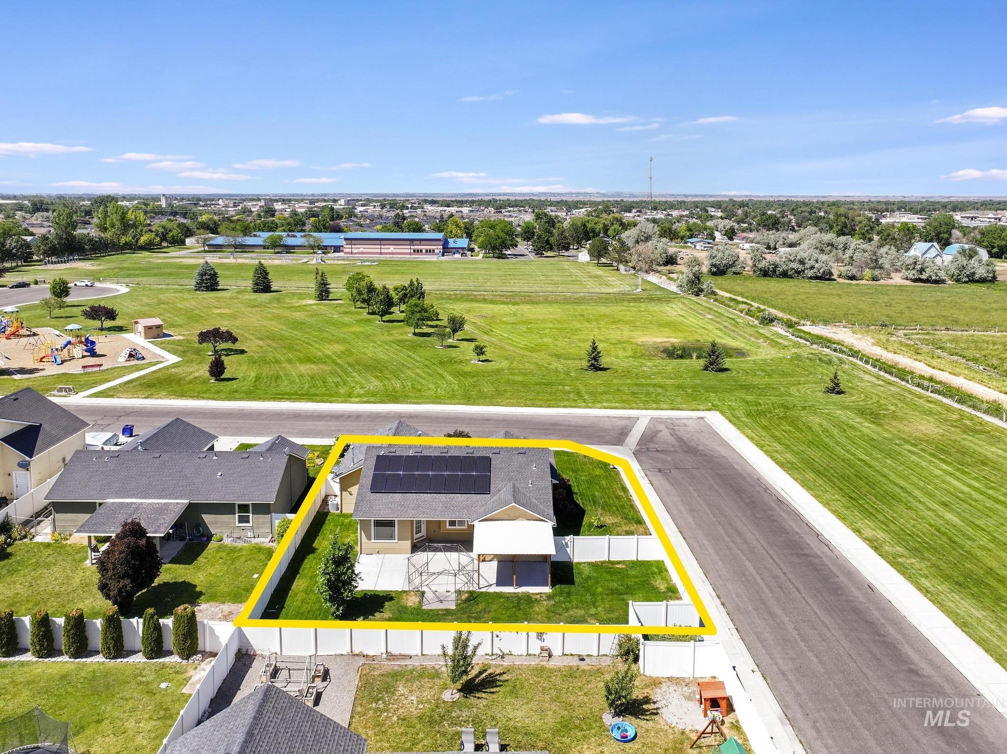 608 Braden Ct, Twin Falls, Idaho 83301, 3 Bedrooms, 2 Bathrooms, Residential For Sale, Price $359,000,MLS 98990501