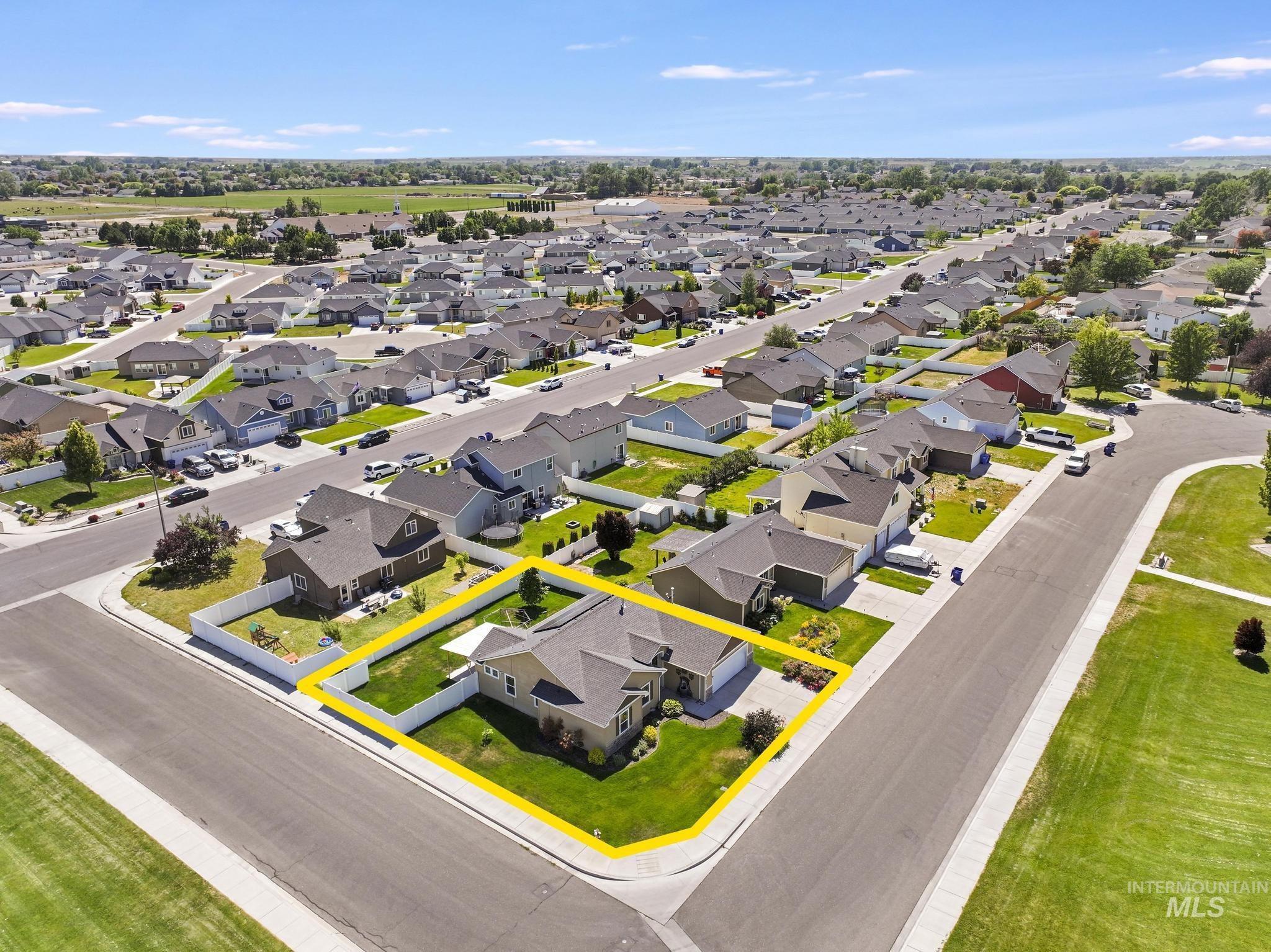 608 Braden Ct, Twin Falls, Idaho 83301, 3 Bedrooms, 2 Bathrooms, Residential For Sale, Price $359,000,MLS 98990501