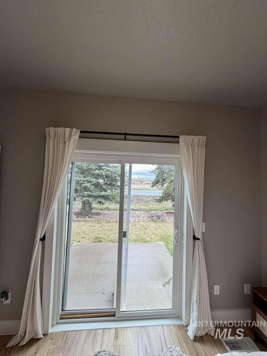 26 Mangum Cir #8, Donnelly, Idaho 83615, 3 Bedrooms, 2 Bathrooms, Residential Income For Sale, Price $369,990,MLS 98990502