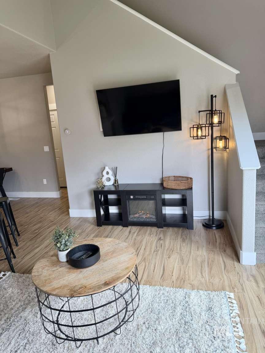 26 Mangum Cir #8, Donnelly, Idaho 83615, 3 Bedrooms, 2 Bathrooms, Residential Income For Sale, Price $369,990,MLS 98990502