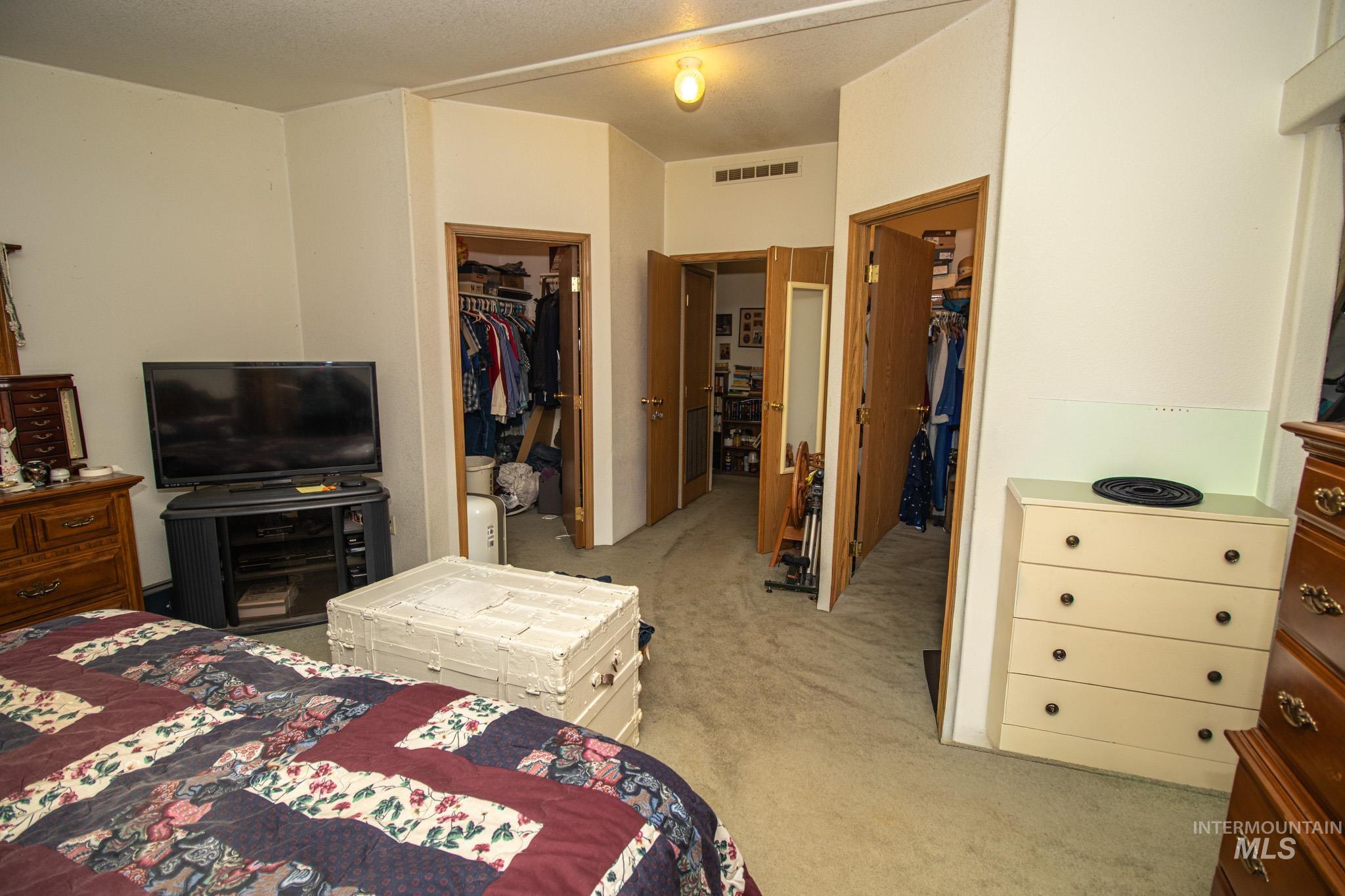 783 Wells Lane, Orofino, Idaho 83544, 3 Bedrooms, 3 Bathrooms, Residential For Sale, Price $515,000,MLS 98990505