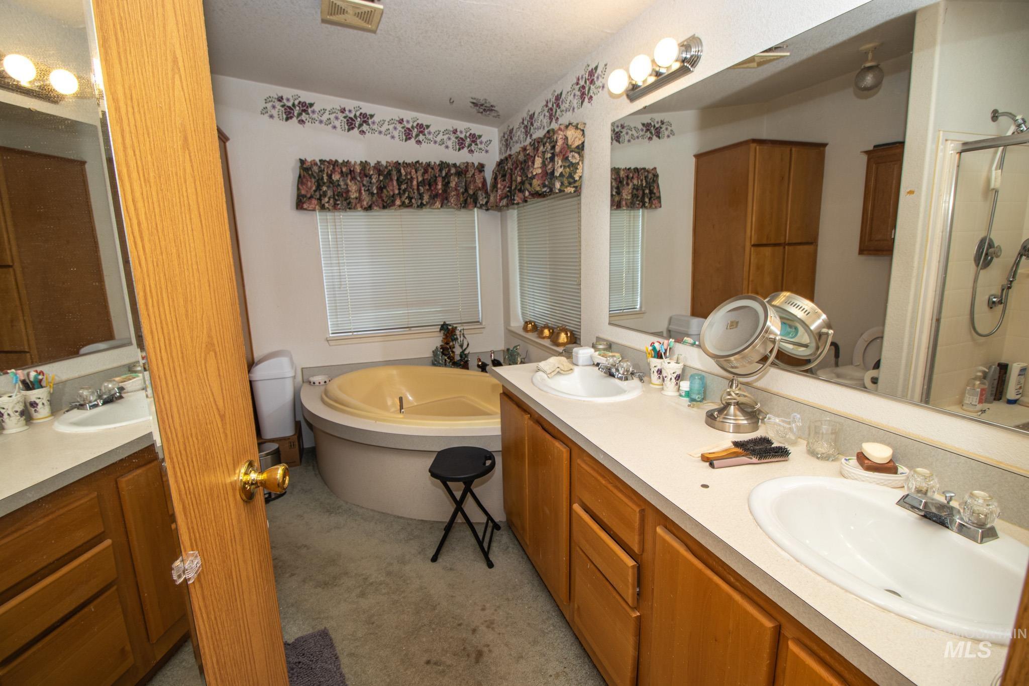 783 Wells Lane, Orofino, Idaho 83544, 3 Bedrooms, 3 Bathrooms, Residential For Sale, Price $515,000,MLS 98990505