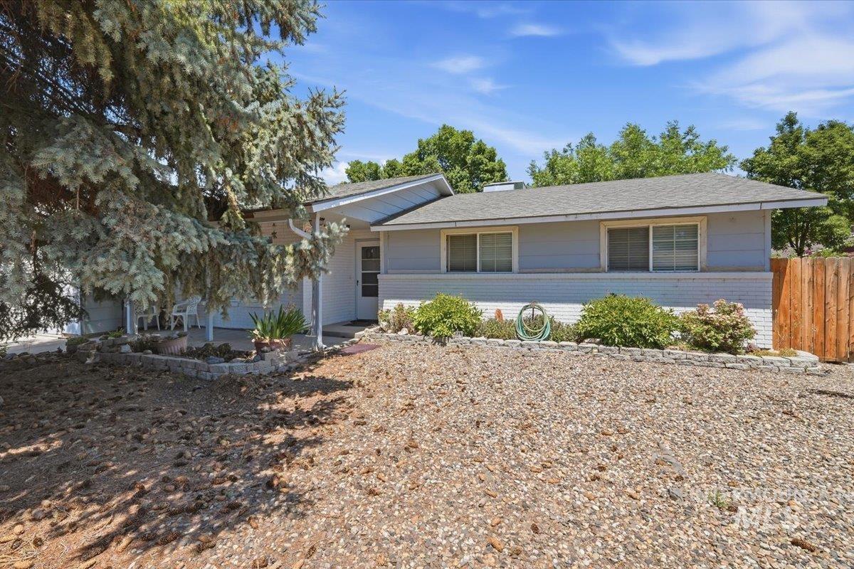 1277 SW 16th Ave, Ontario, Oregon 97914, 3 Bedrooms, 2 Bathrooms, Residential For Sale, Price $299,900,MLS 98990506
