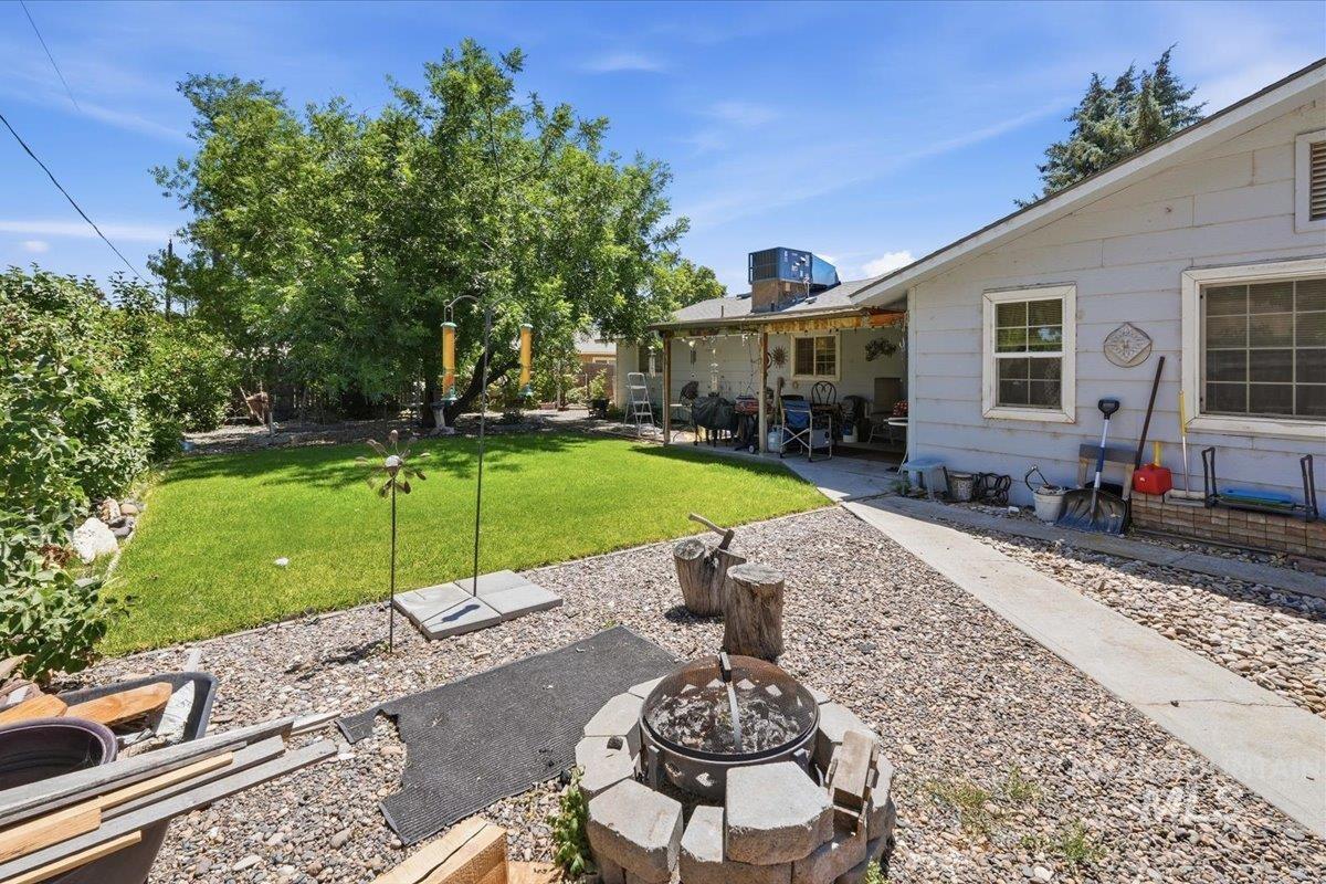 1277 SW 16th Ave, Ontario, Oregon 97914, 3 Bedrooms, 2 Bathrooms, Residential For Sale, Price $299,900,MLS 98990506