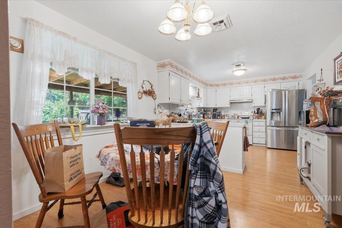 1277 SW 16th Ave, Ontario, Oregon 97914, 3 Bedrooms, 2 Bathrooms, Residential For Sale, Price $299,900,MLS 98990506