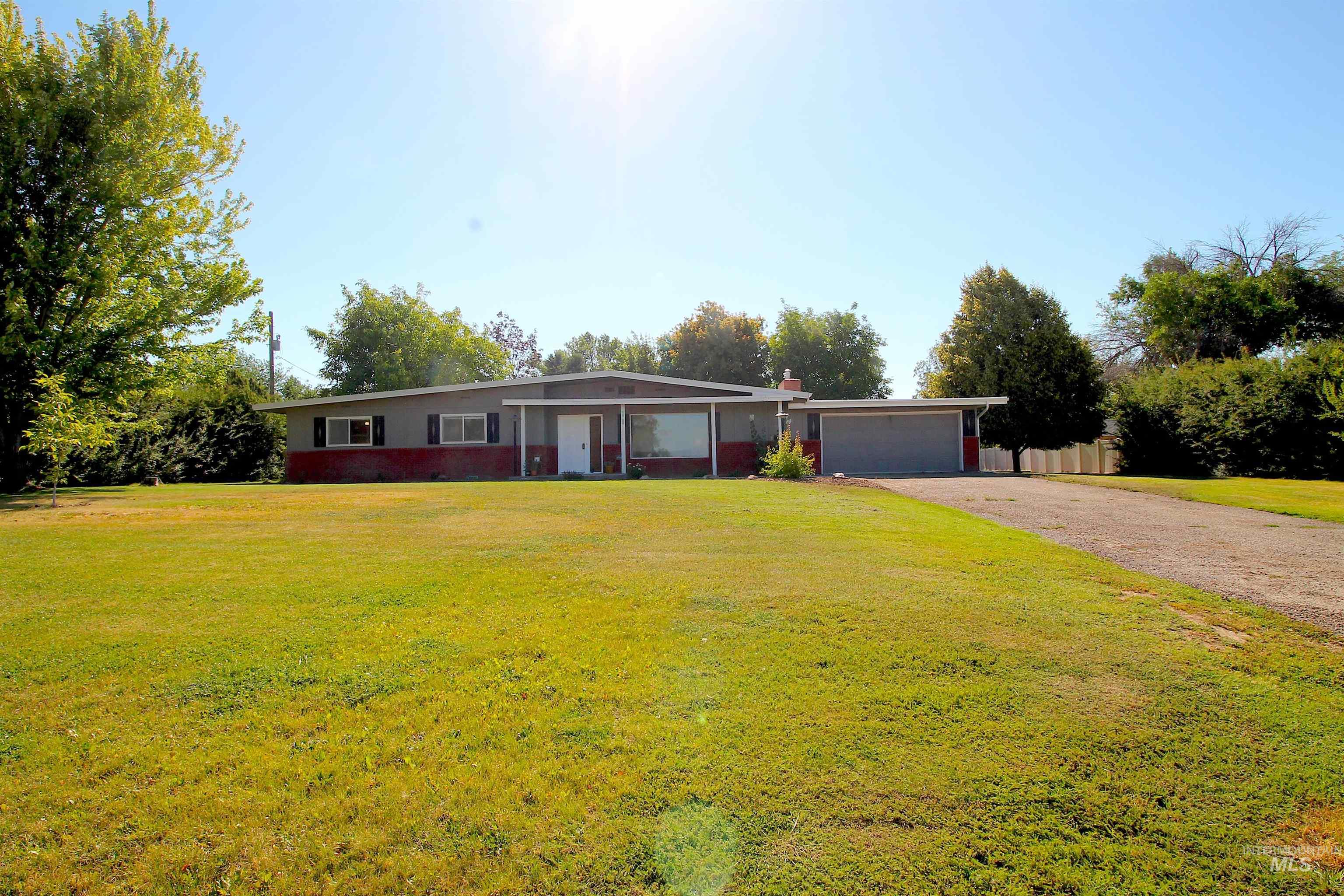 16067 S 10TH AVE, Caldwell, Idaho 83607, 3 Bedrooms, 2 Bathrooms, Residential For Sale, Price $439,900,MLS 98990510