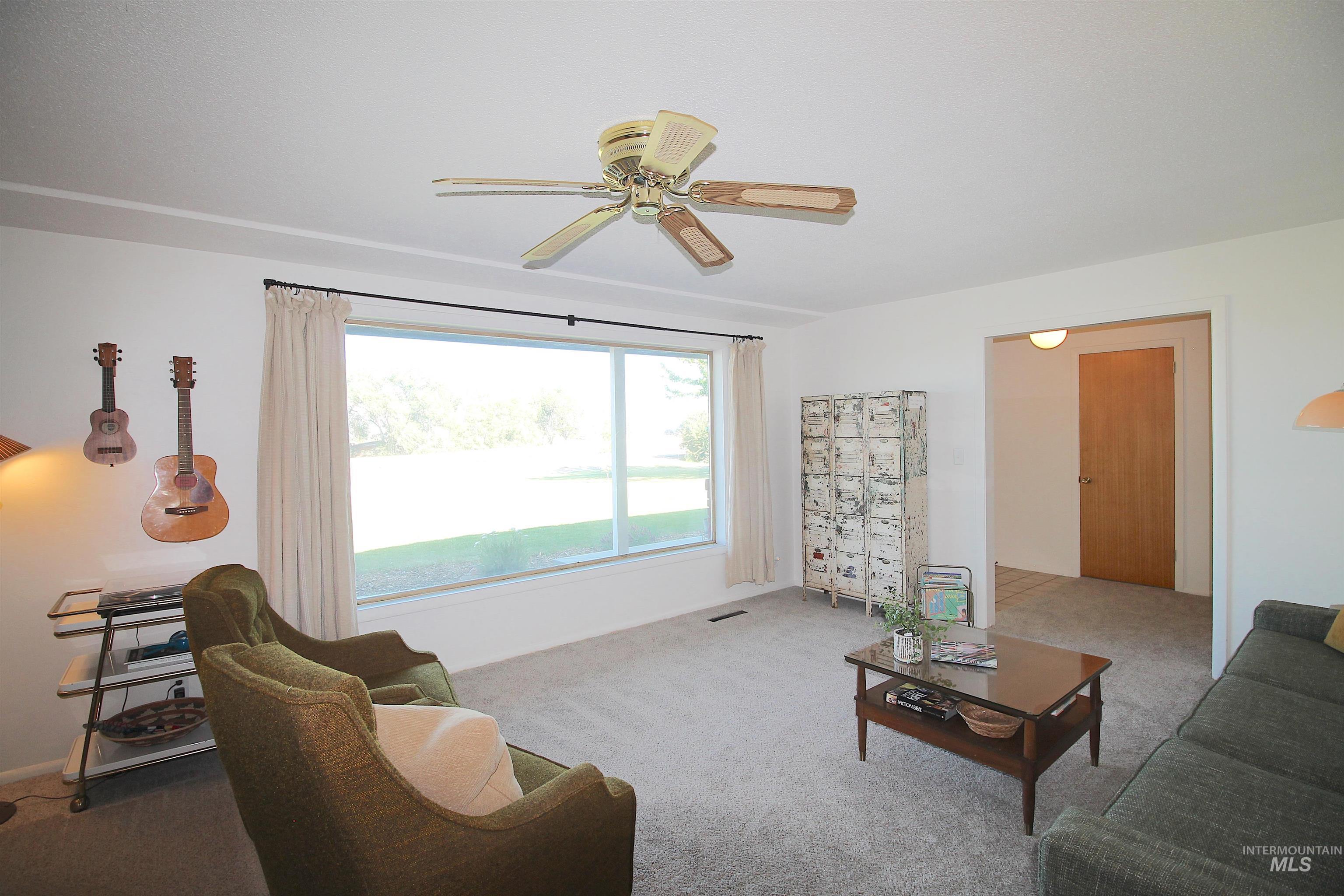 16067 S 10TH AVE, Caldwell, Idaho 83607, 3 Bedrooms, 2 Bathrooms, Residential For Sale, Price $439,900,MLS 98990510