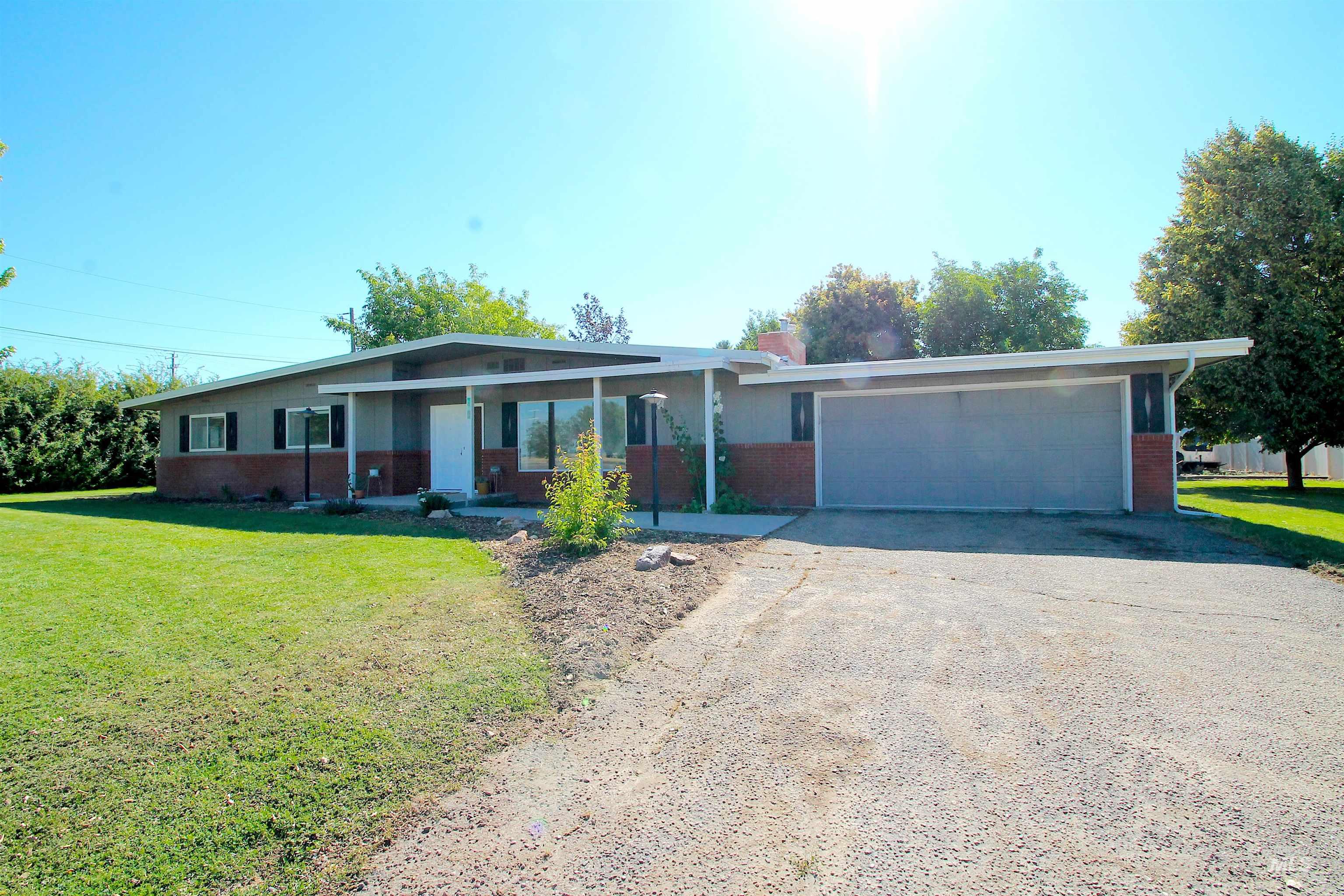 16067 S 10TH AVE, Caldwell, Idaho 83607, 3 Bedrooms, 2 Bathrooms, Residential For Sale, Price $439,900,MLS 98990510