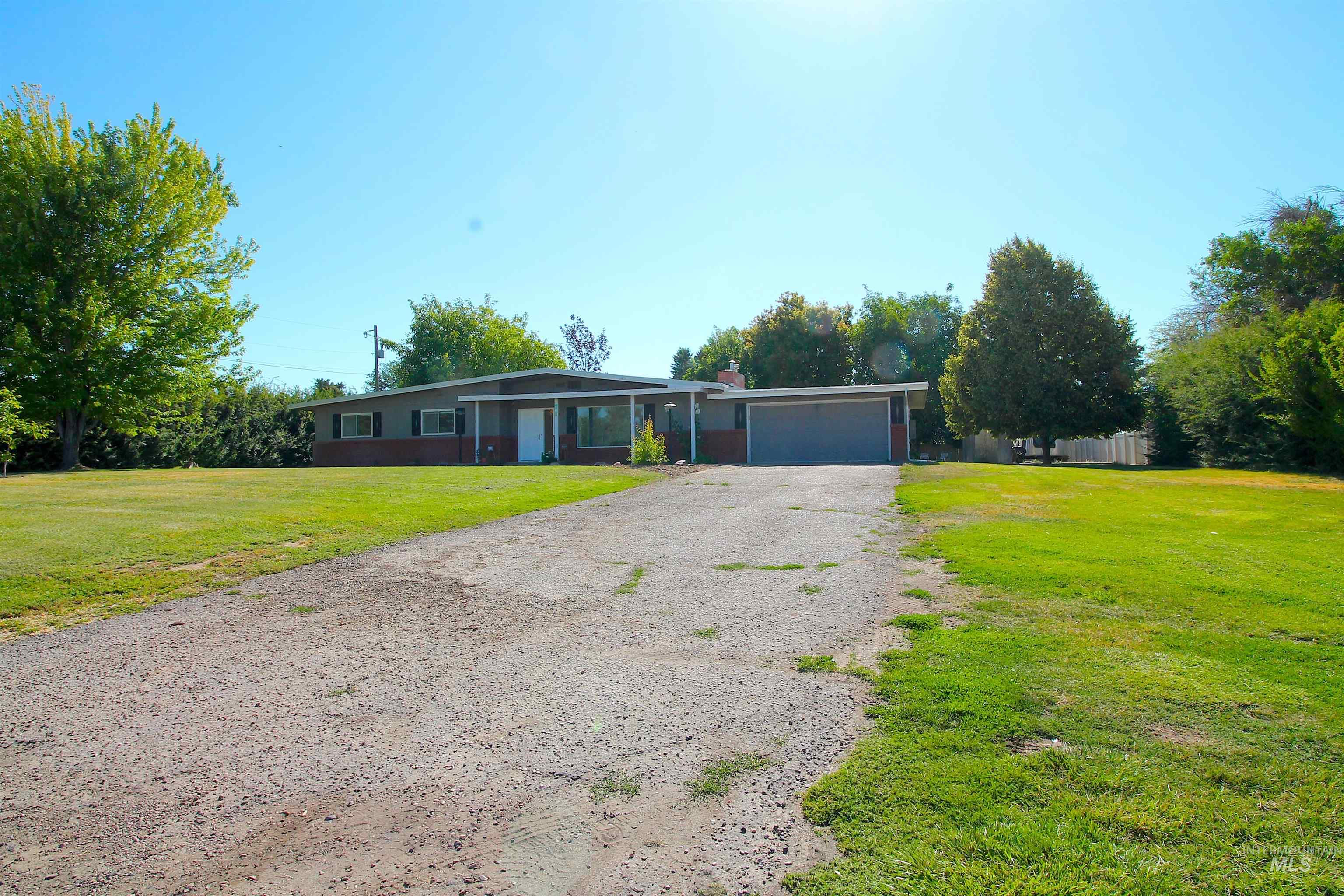 16067 S 10TH AVE, Caldwell, Idaho 83607, 3 Bedrooms, 2 Bathrooms, Residential For Sale, Price $439,900,MLS 98990510