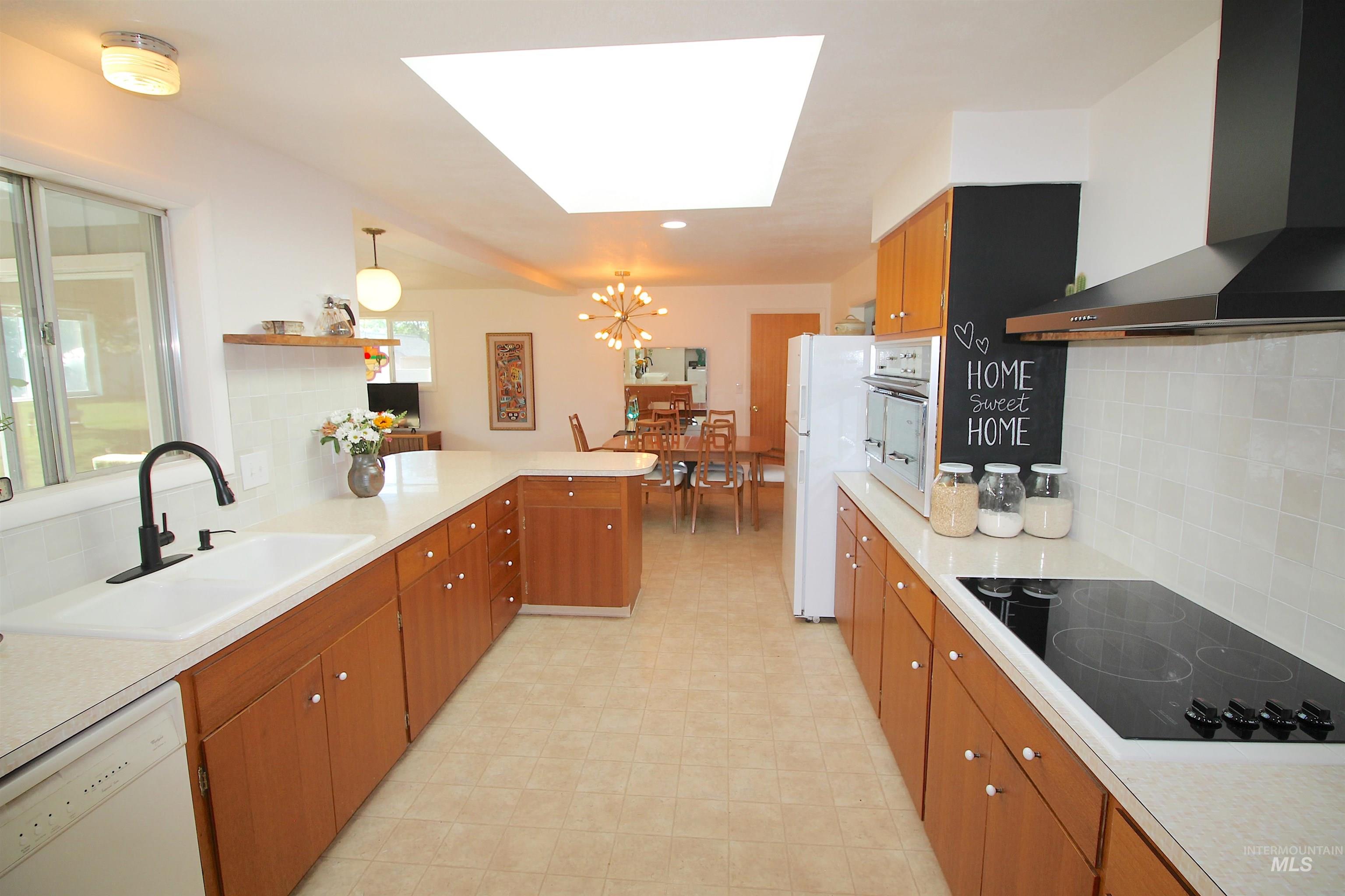 16067 S 10TH AVE, Caldwell, Idaho 83607, 3 Bedrooms, 2 Bathrooms, Residential For Sale, Price $439,900,MLS 98990510