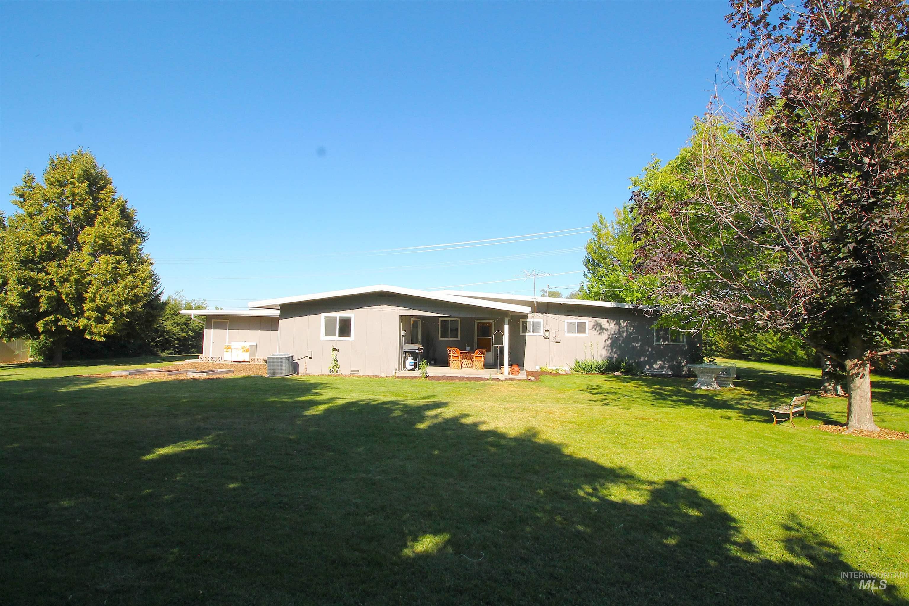 16067 S 10TH AVE, Caldwell, Idaho 83607, 3 Bedrooms, 2 Bathrooms, Residential For Sale, Price $439,900,MLS 98990510
