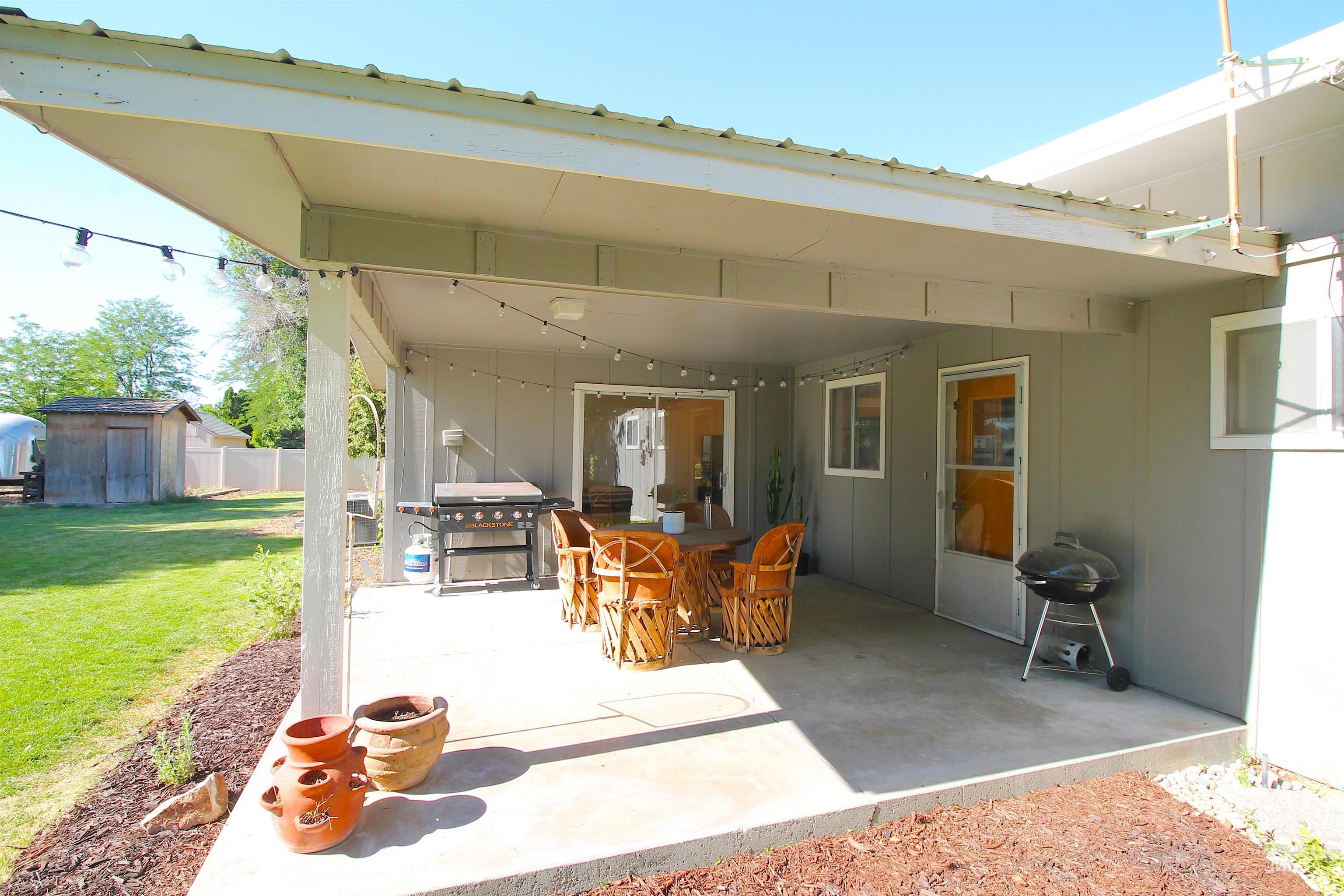 16067 S 10TH AVE, Caldwell, Idaho 83607, 3 Bedrooms, 2 Bathrooms, Residential For Sale, Price $439,900,MLS 98990510
