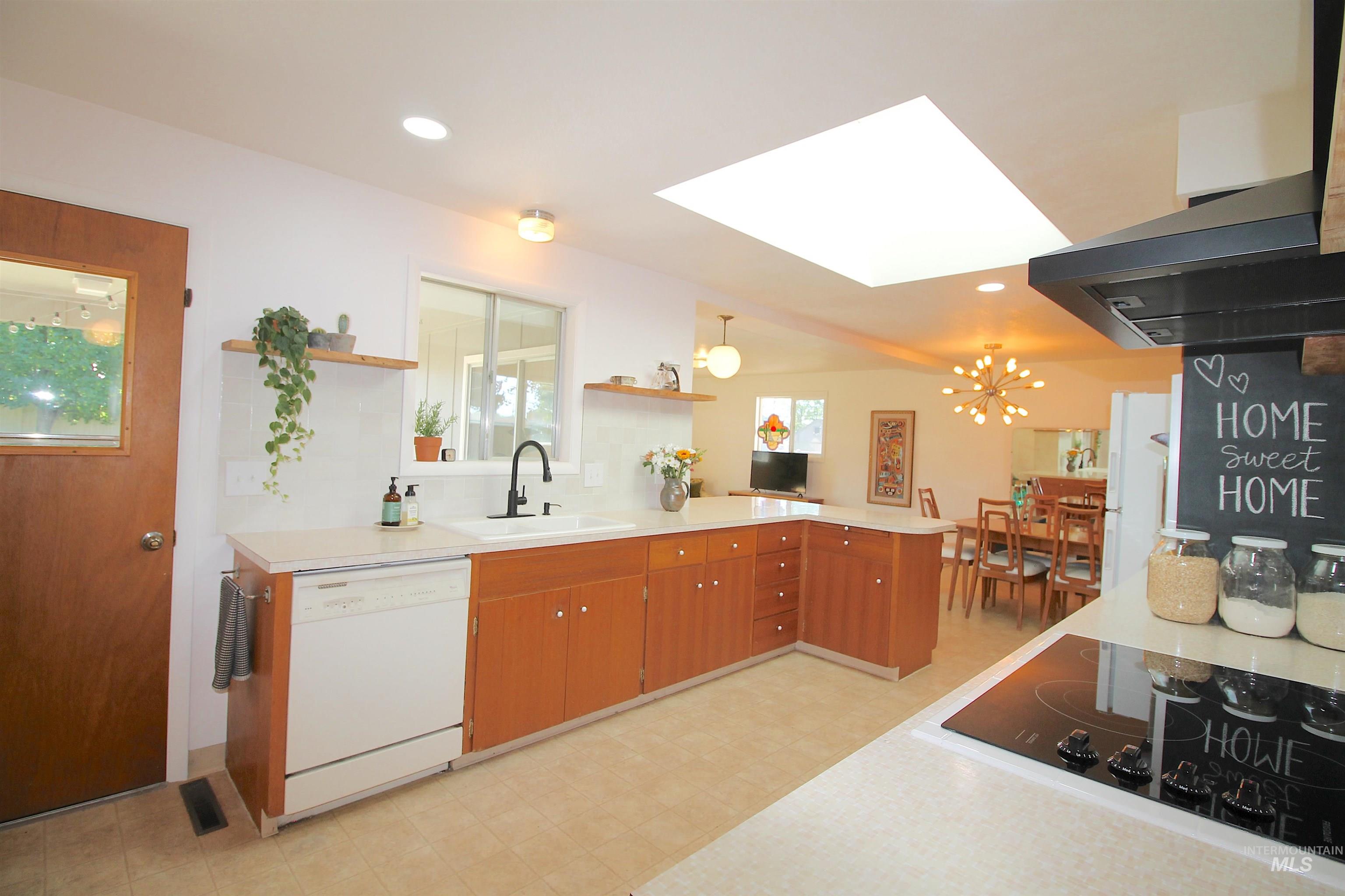 16067 S 10TH AVE, Caldwell, Idaho 83607, 3 Bedrooms, 2 Bathrooms, Residential For Sale, Price $439,900,MLS 98990510