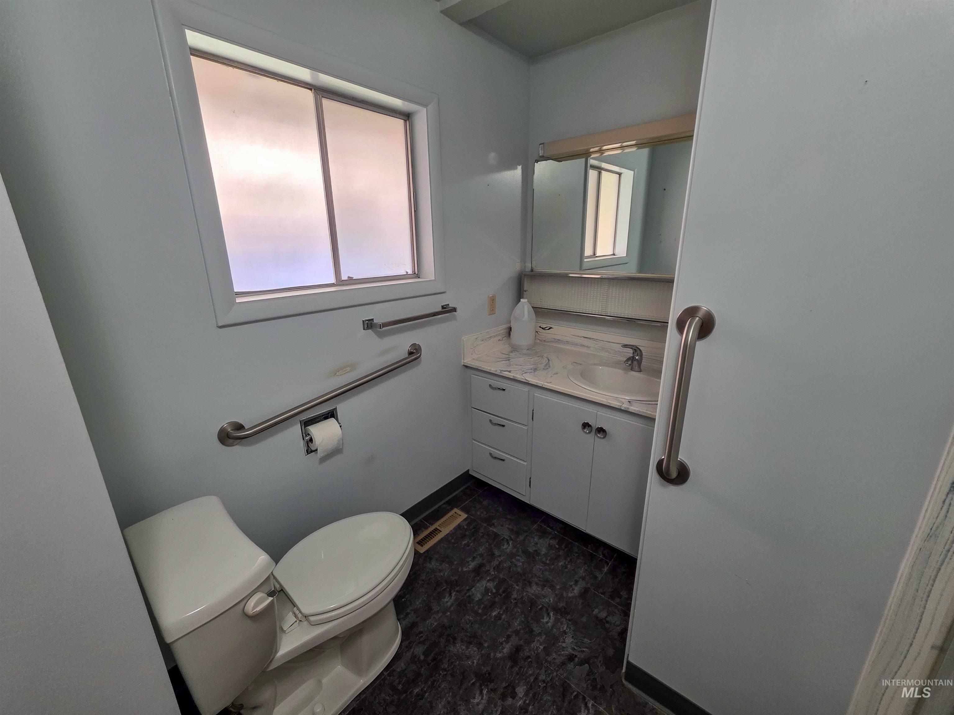 1234 Libby St., Clarkston, Washington 99403, 3 Bedrooms, 2 Bathrooms, Residential For Sale, Price $319,999,MLS 98990512