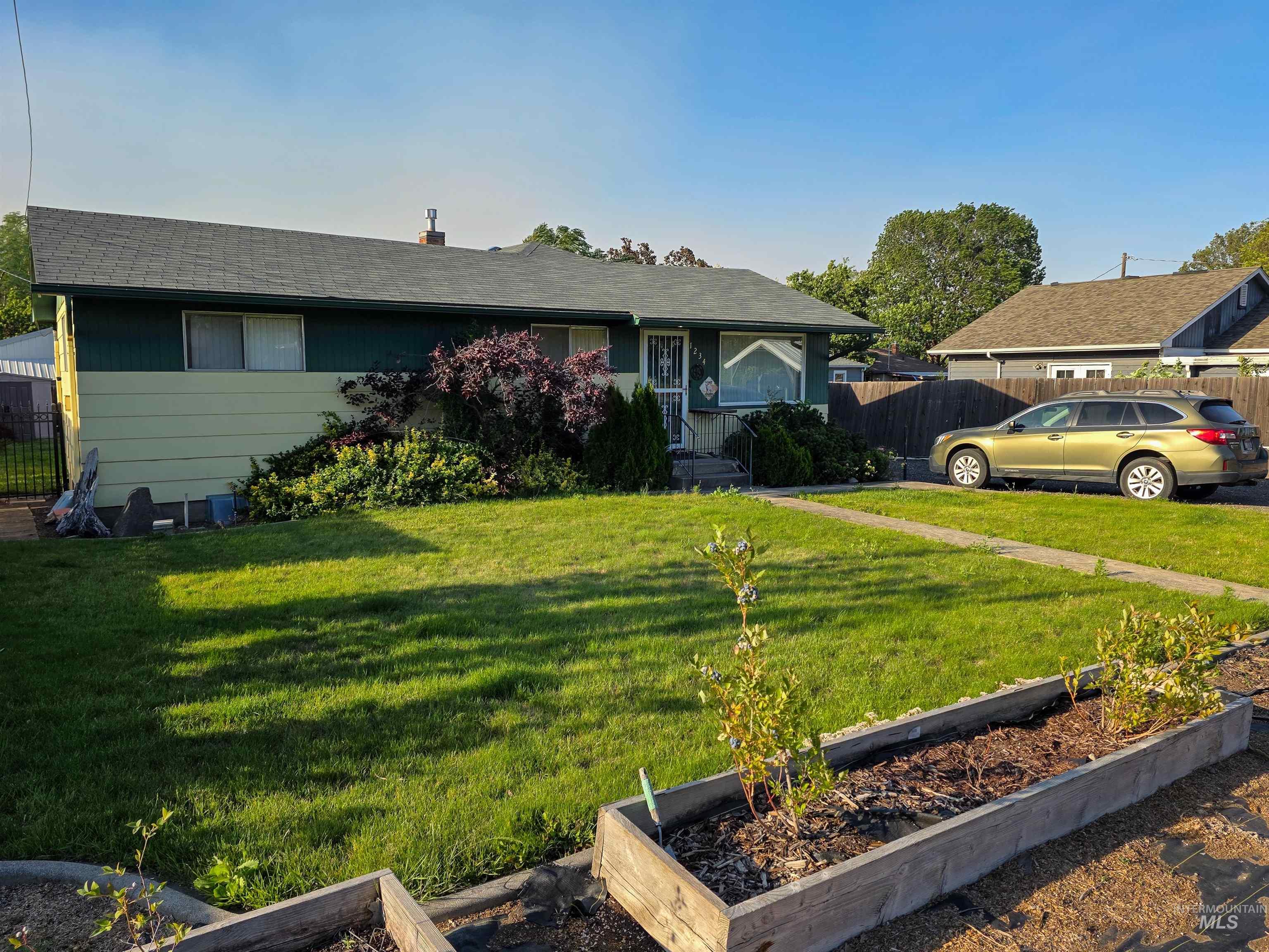 1234 Libby St., Clarkston, Washington 99403, 3 Bedrooms, 2 Bathrooms, Residential For Sale, Price $319,999,MLS 98990512