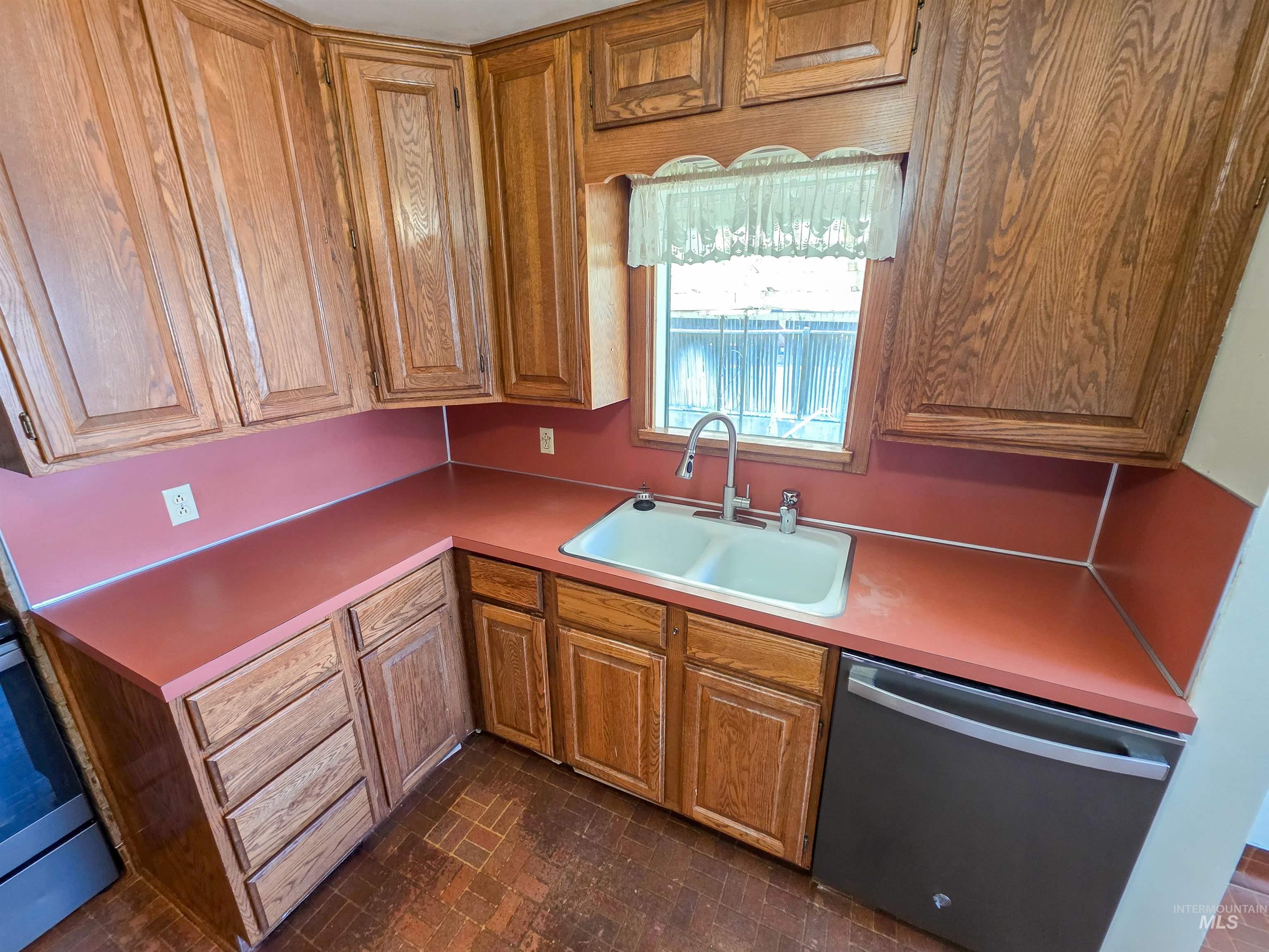 1234 Libby St., Clarkston, Washington 99403, 3 Bedrooms, 2 Bathrooms, Residential For Sale, Price $319,999,MLS 98990512