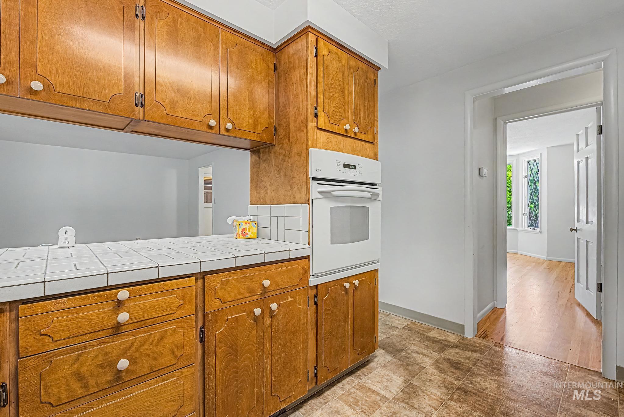 1001 W Highland View Dr., Boise, Idaho 83702, 4 Bedrooms, 2.5 Bathrooms, Residential For Sale, Price $795,000, 98990515