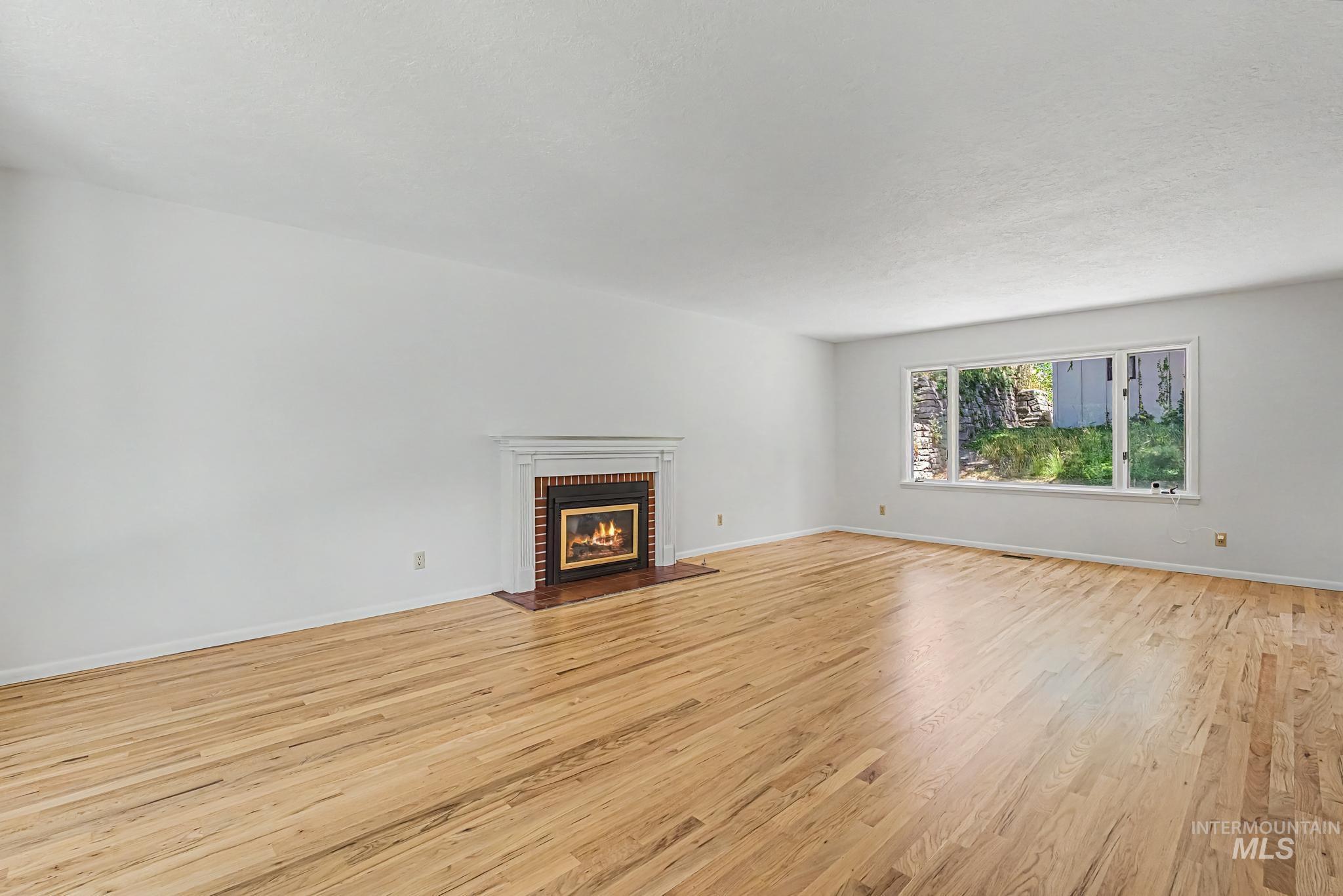 1001 W Highland View Dr., Boise, Idaho 83702, 4 Bedrooms, 2.5 Bathrooms, Residential For Sale, Price $795,000, 98990515