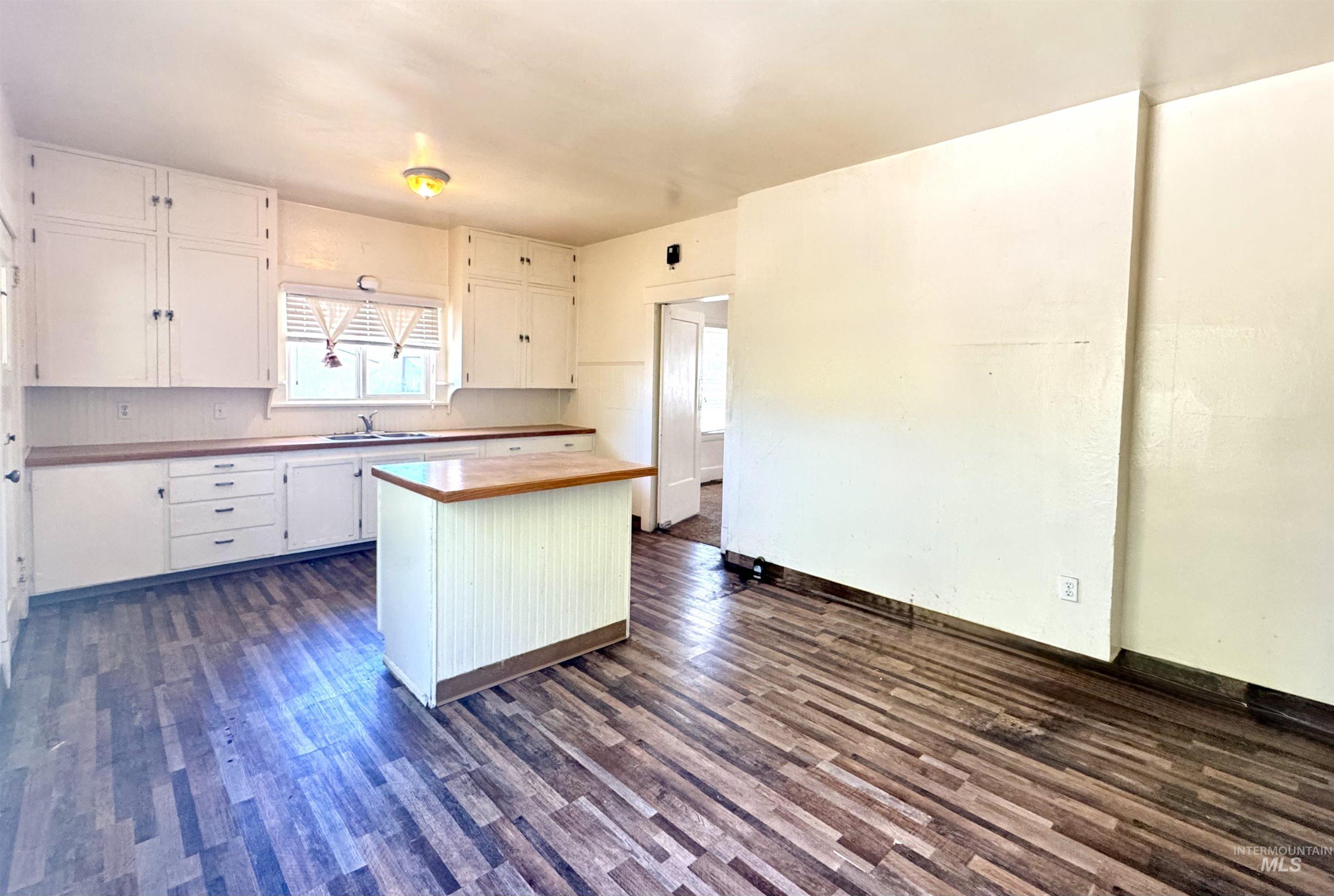 1639 Conant Ave, Burley, Idaho 83318, 4 Bedrooms, 1.5 Bathrooms, Residential For Sale, Price $285,000,MLS 98990516