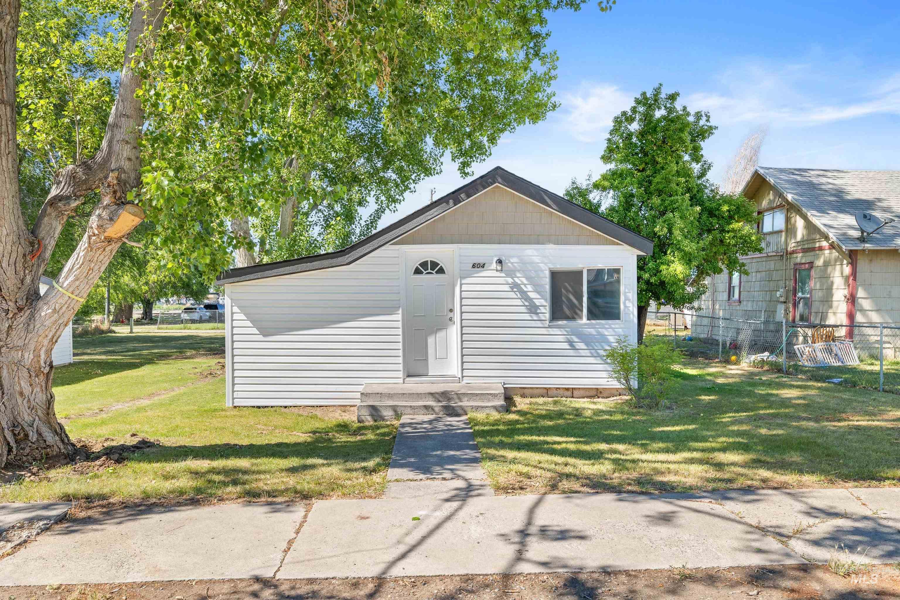 604 W Ave B, Jerome, Idaho 83338, 1 Bedroom, 1 Bathroom, Residential For Sale, Price $185,900,MLS 98990517