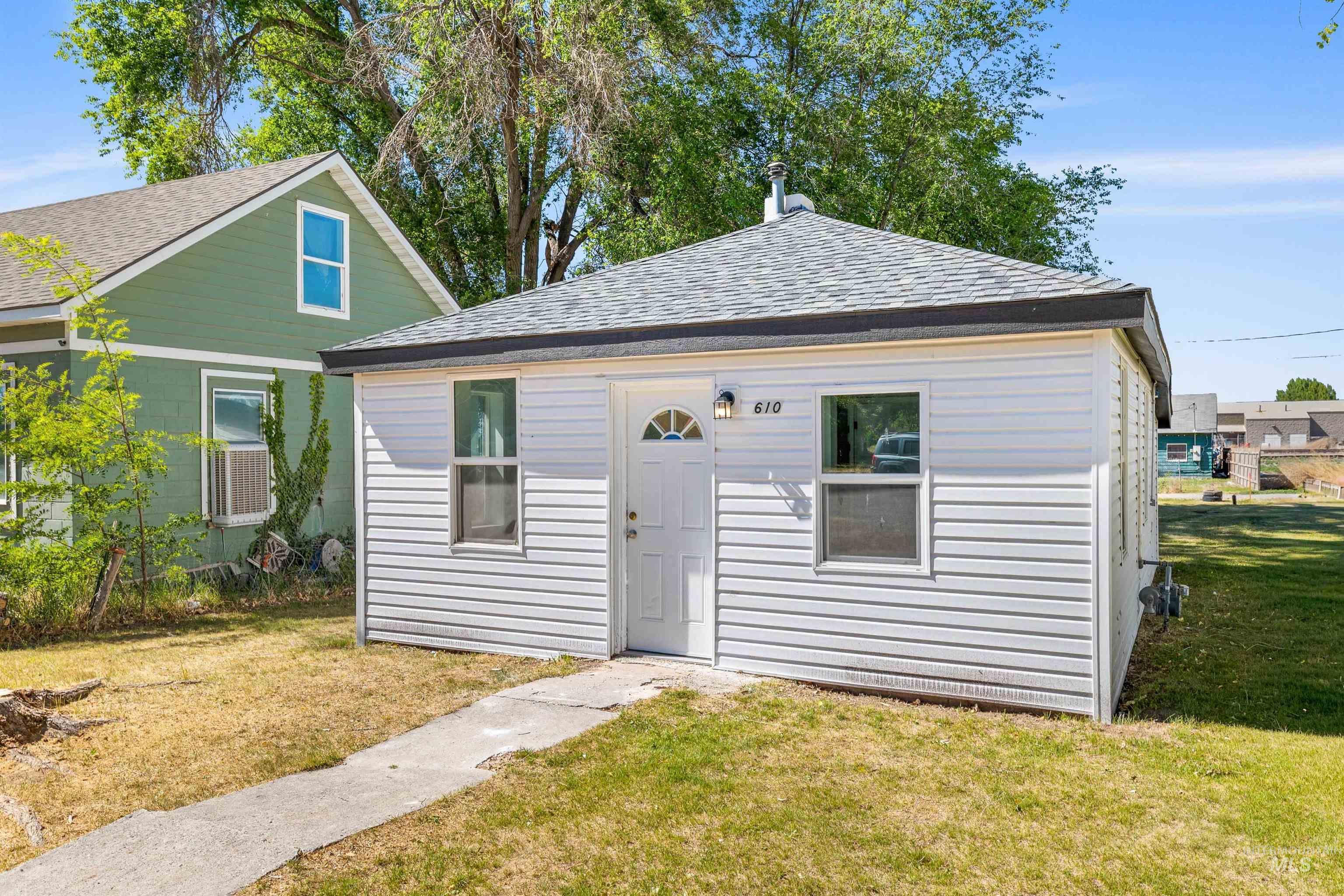610 W Ave B, Jerome, Idaho 83338, 2 Bedrooms, 1 Bathroom, Residential For Sale, Price $198,900,MLS 98990518