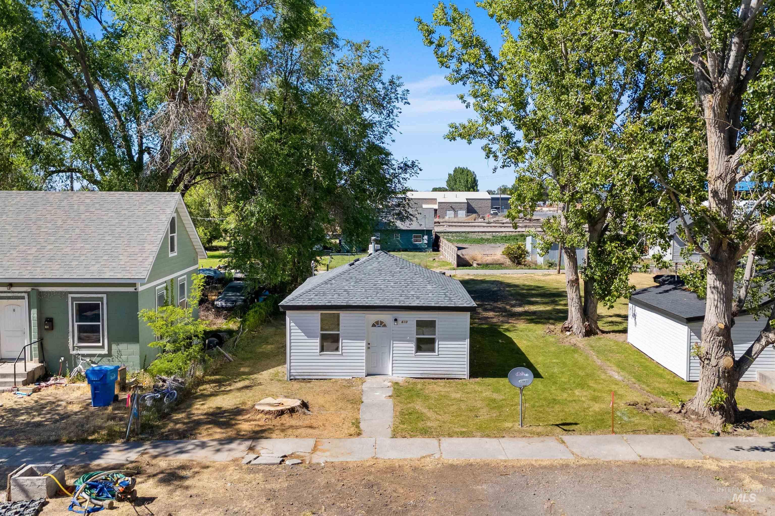 610 W Ave B, Jerome, Idaho 83338, 2 Bedrooms, 1 Bathroom, Residential For Sale, Price $198,900, 98990518