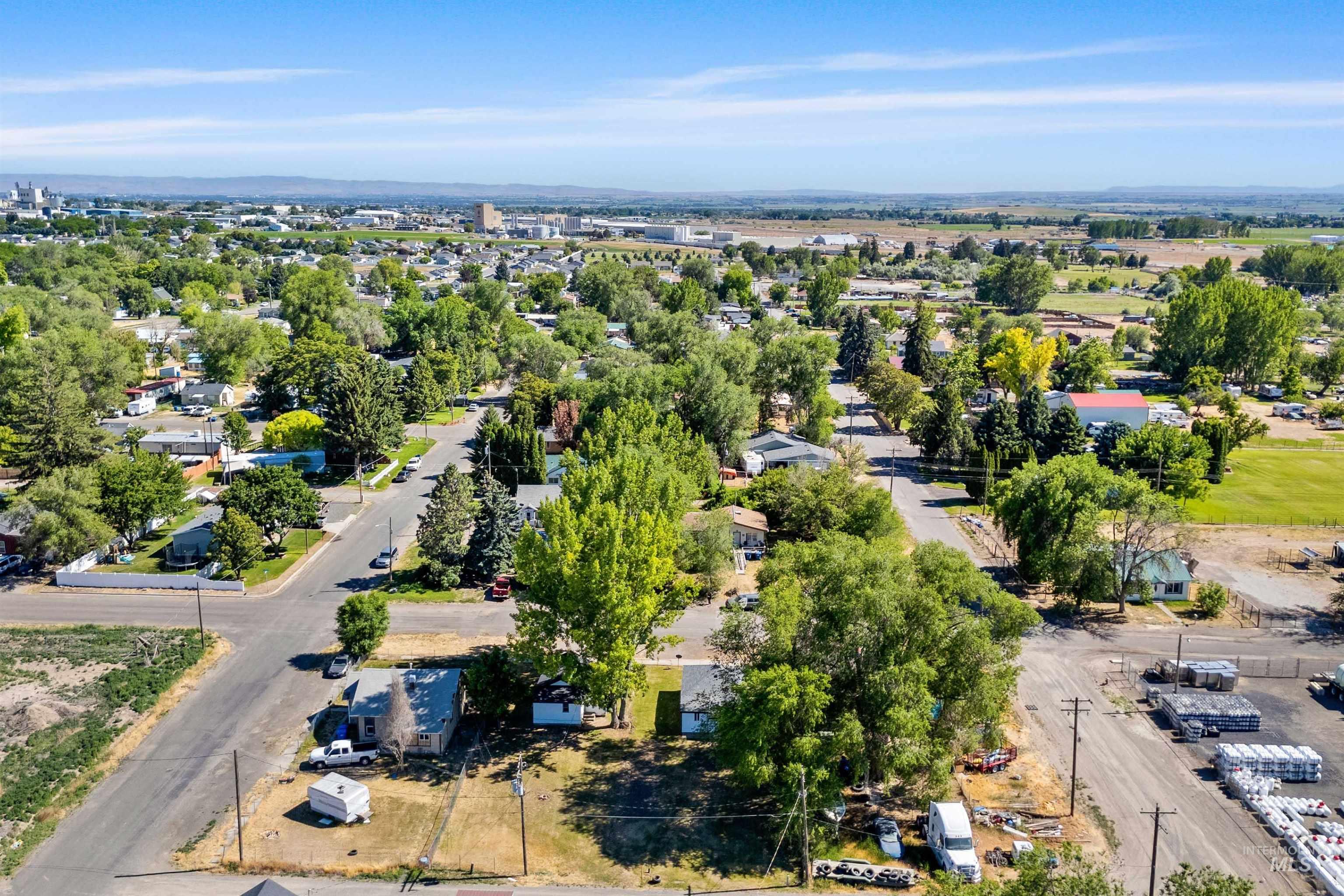 610 W Ave B, Jerome, Idaho 83338, 2 Bedrooms, 1 Bathroom, Residential For Sale, Price $198,900, 98990518