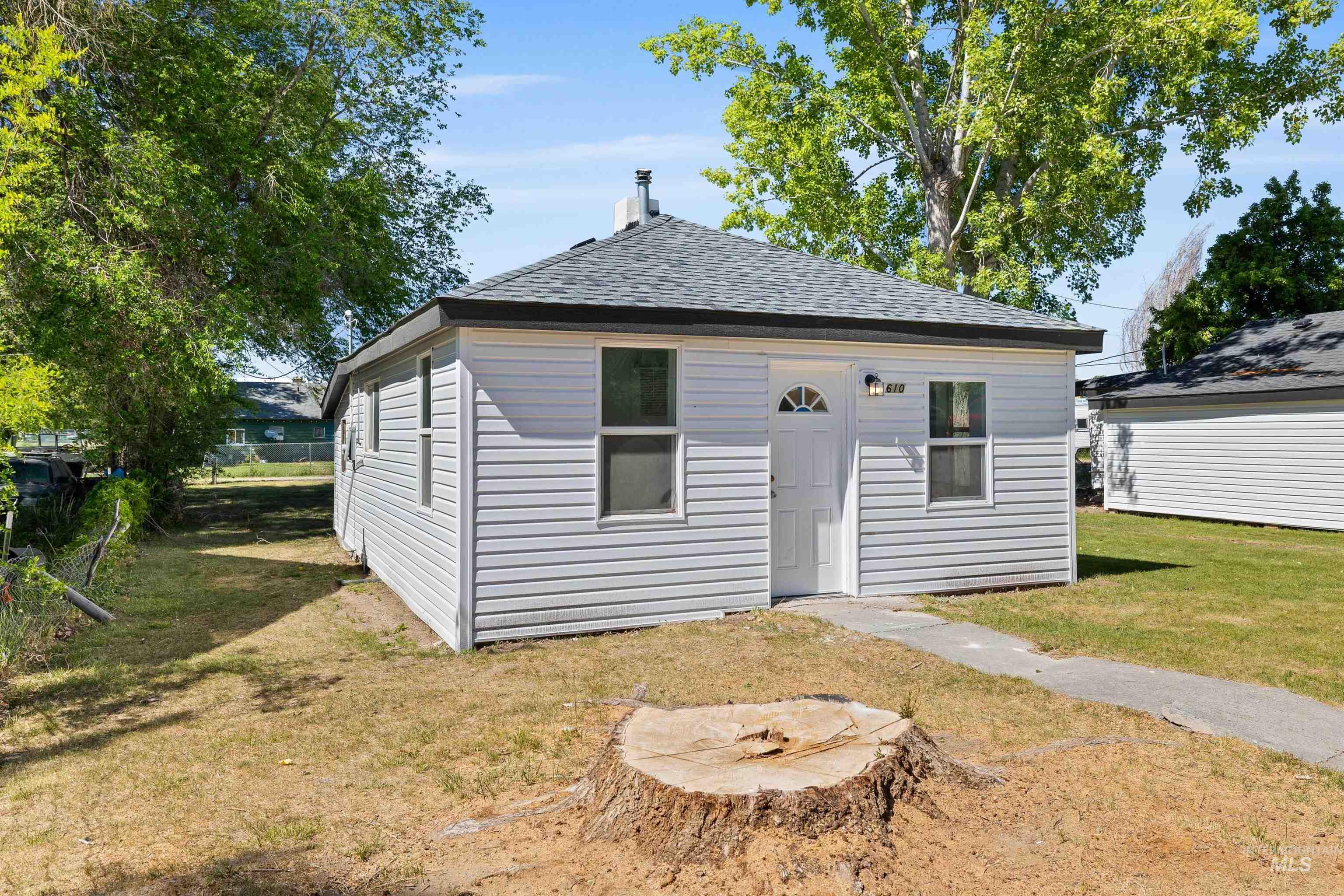 610 W Ave B, Jerome, Idaho 83338, 2 Bedrooms, 1 Bathroom, Residential For Sale, Price $198,900, 98990518