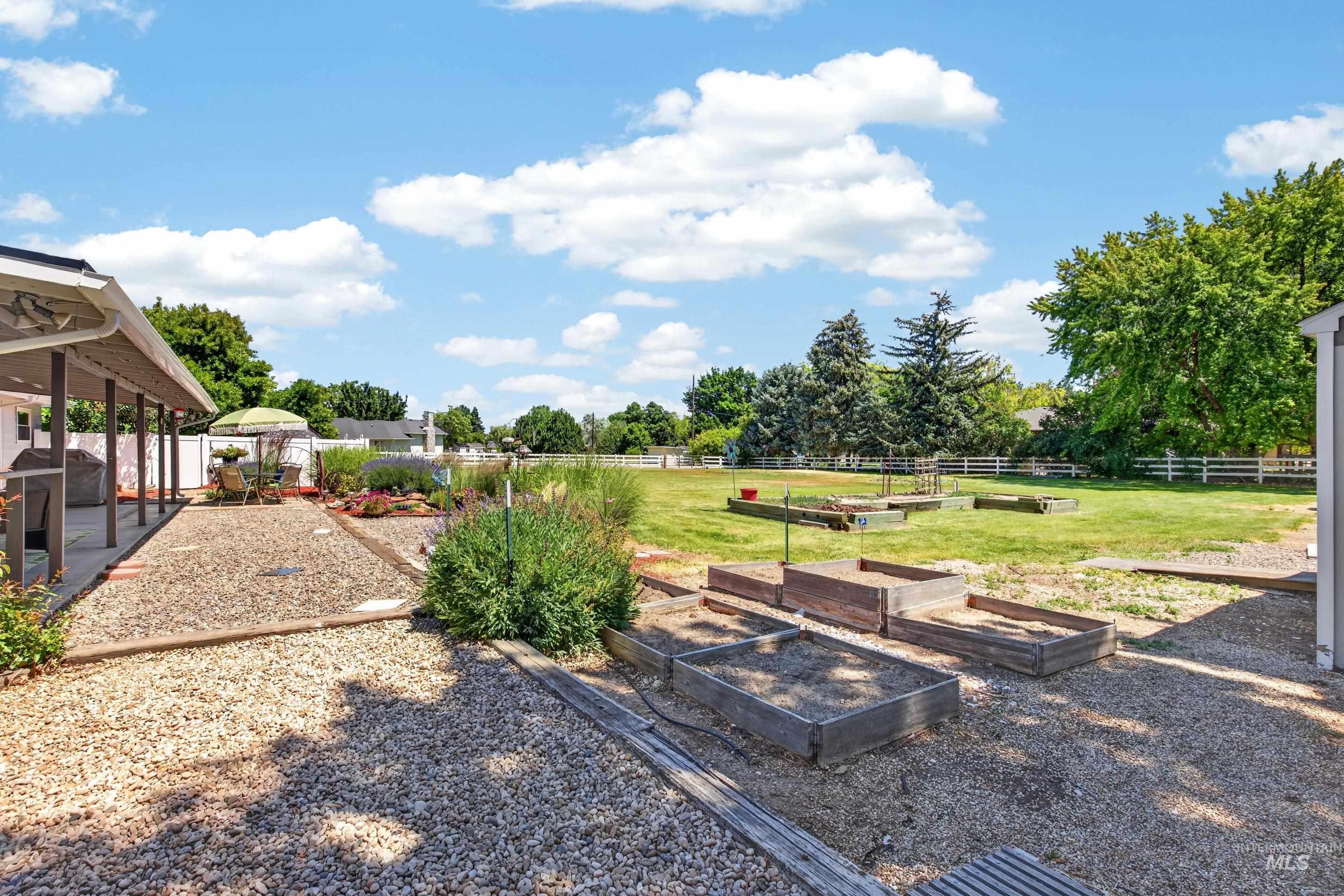 3060 Model Farm Dr, Meridian, Idaho 83642, 3 Bedrooms, 2 Bathrooms, Residential For Sale, Price $675,000, 98990519