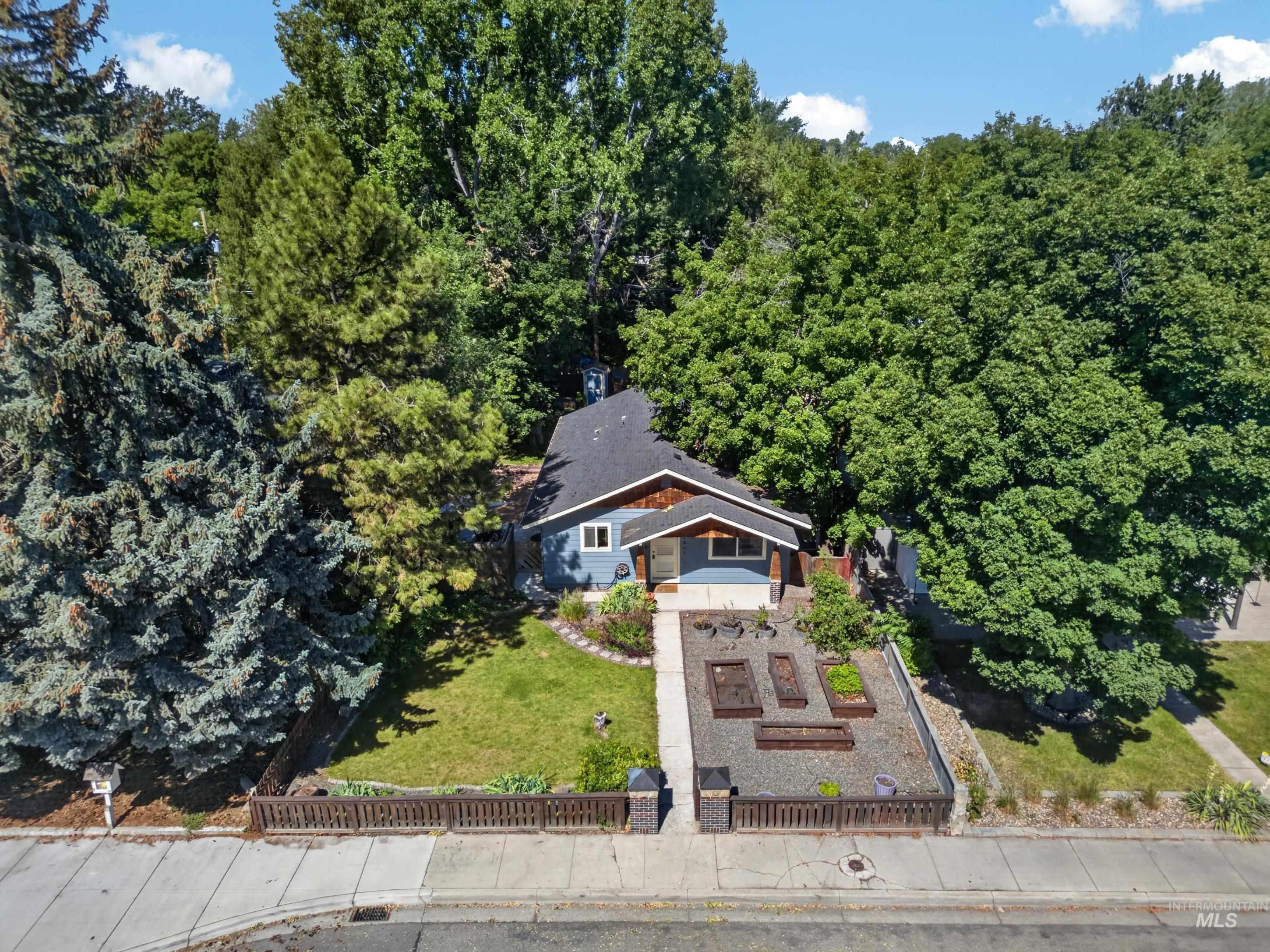 1805 N 28th, Boise, Idaho 83703-5908, 3 Bedrooms, 2 Bathrooms, Residential For Sale, Price $649,000, 98990524