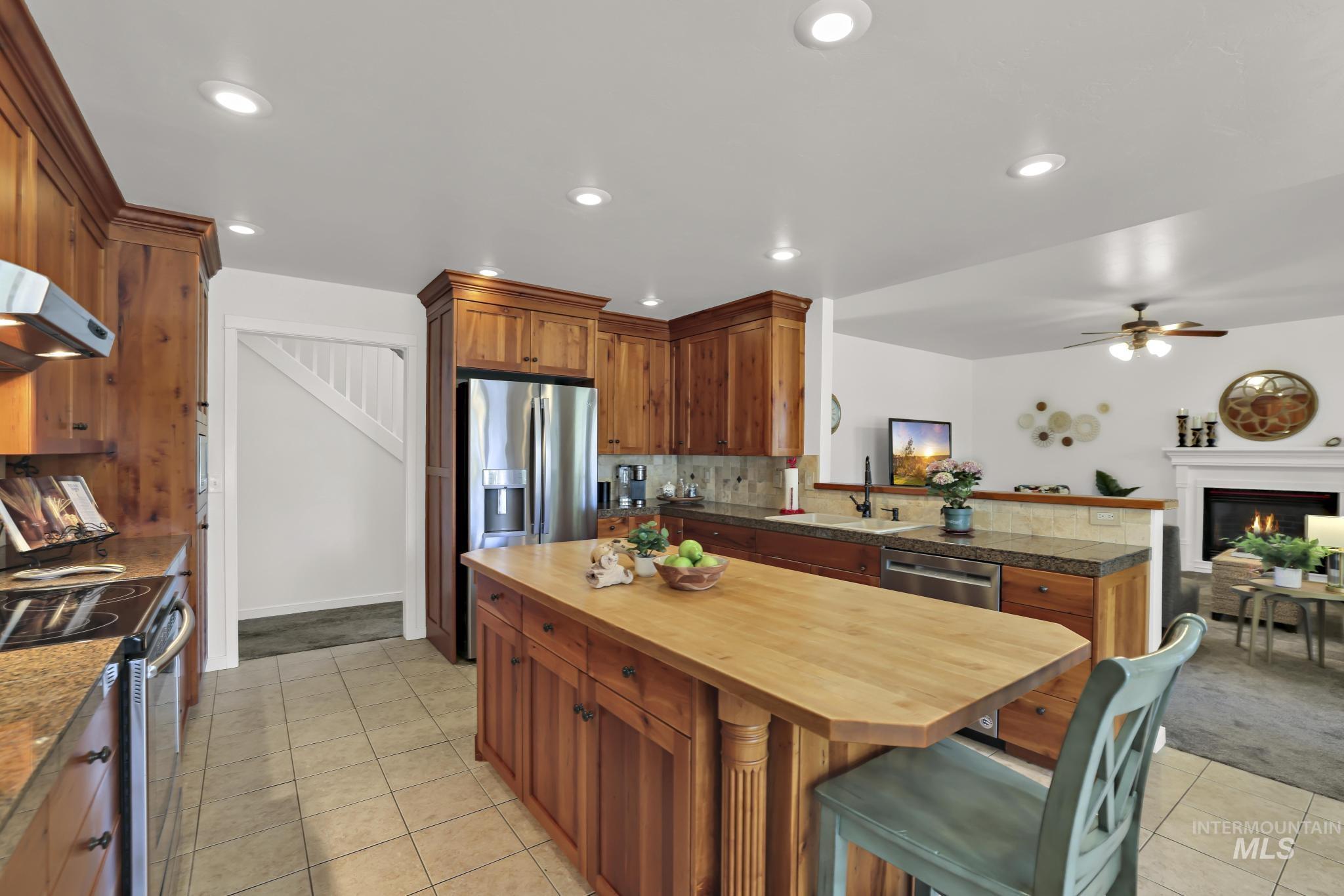 663 Cento Ct, Twin Falls, Idaho 83301-3457, 4 Bedrooms, 3 Bathrooms, Residential For Sale, Price $599,900, 98990526