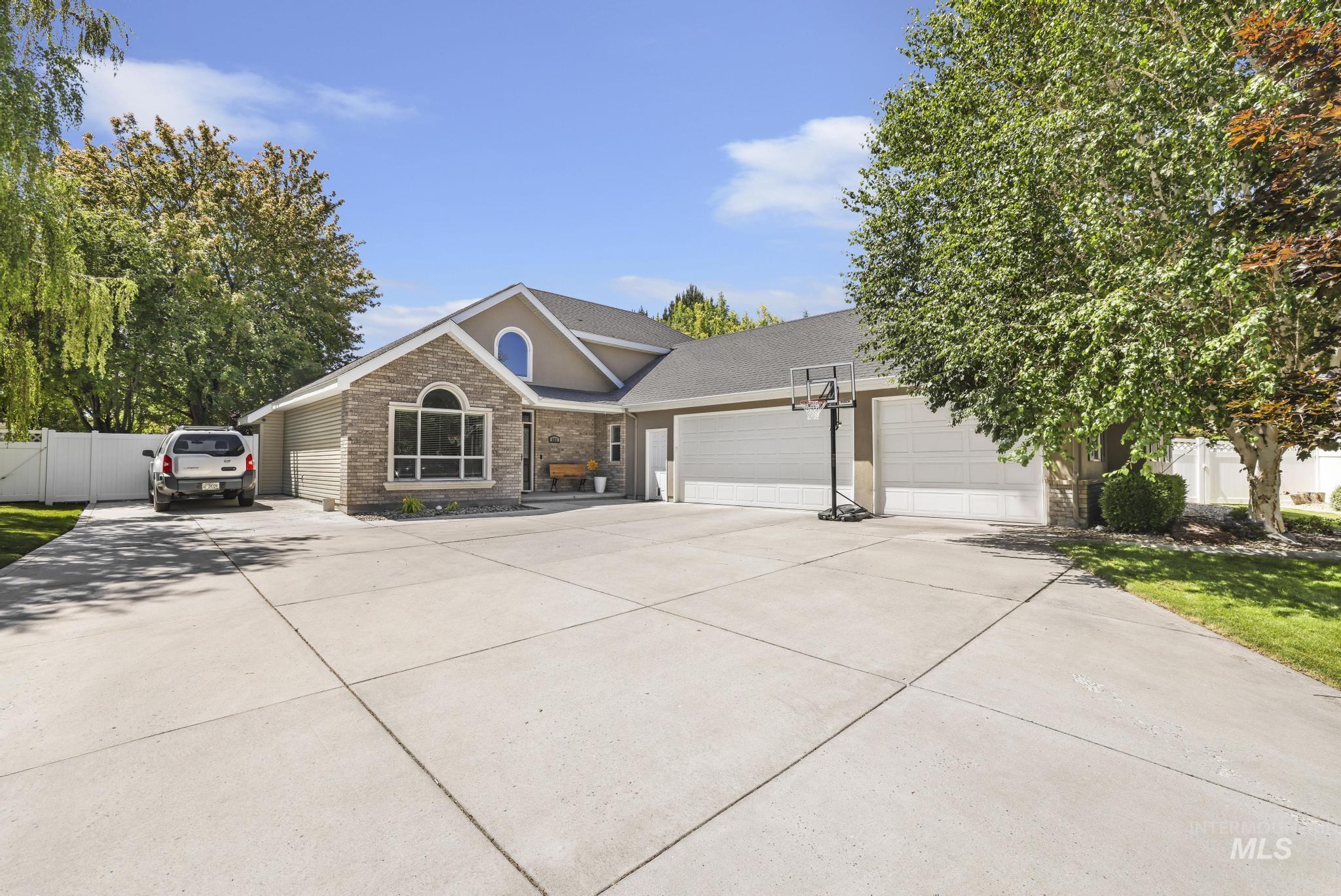 663 Cento Ct, Twin Falls, Idaho 83301-3457, 4 Bedrooms, 3 Bathrooms, Residential For Sale, Price $599,900, 98990526