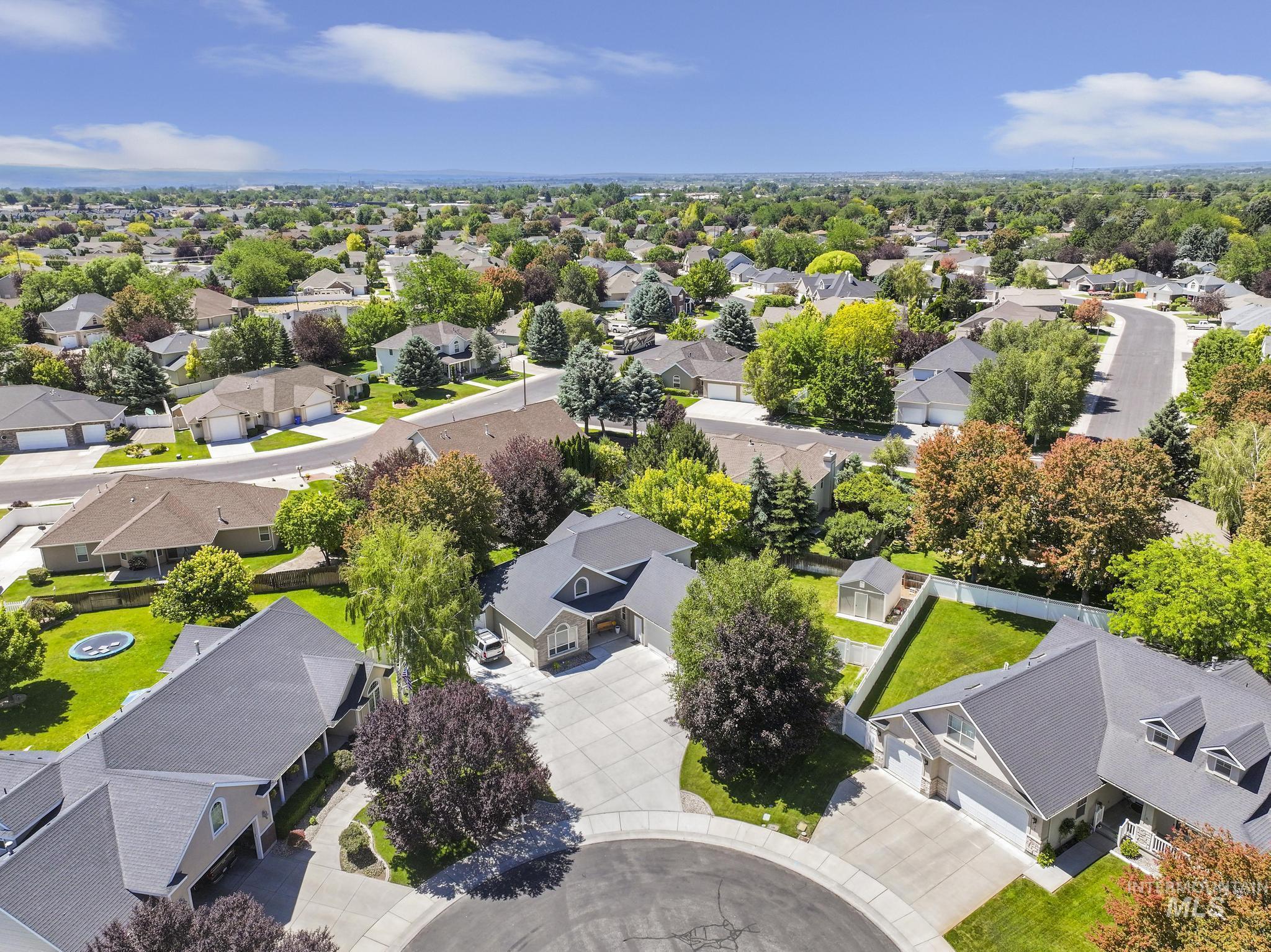 663 Cento Ct, Twin Falls, Idaho 83301-3457, 4 Bedrooms, 3 Bathrooms, Residential For Sale, Price $599,900, 98990526