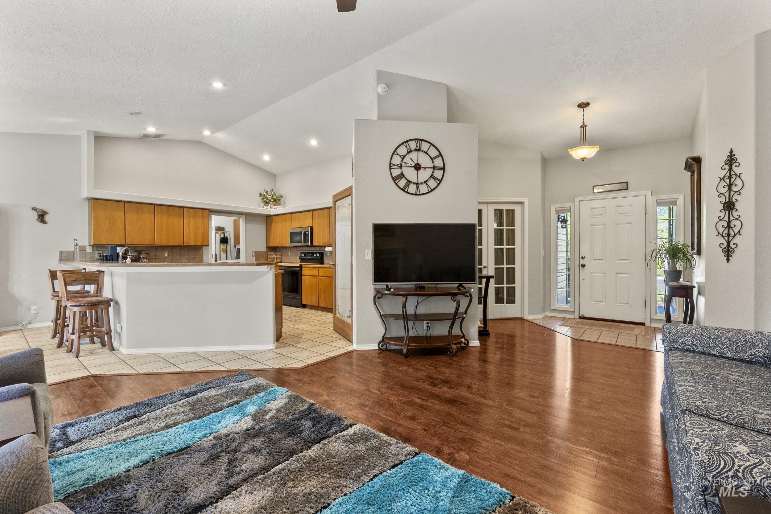 1712 N Eagle Creek Way, Eagle, Idaho 83616, 3 Bedrooms, 2 Bathrooms, Residential For Sale, Price $520,000,MLS 98990528
