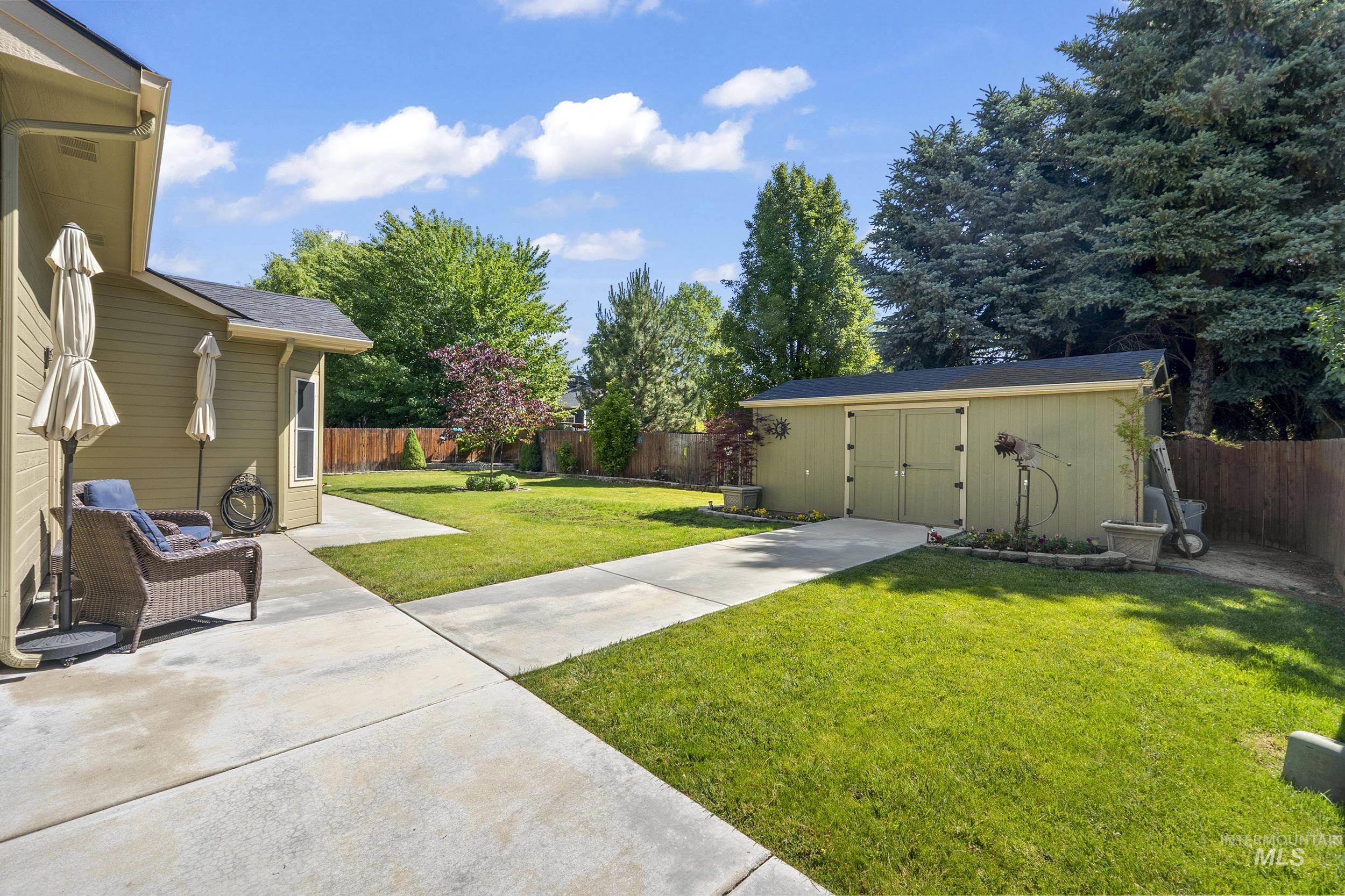 1712 N Eagle Creek Way, Eagle, Idaho 83616, 3 Bedrooms, 2 Bathrooms, Residential For Sale, Price $520,000,MLS 98990528