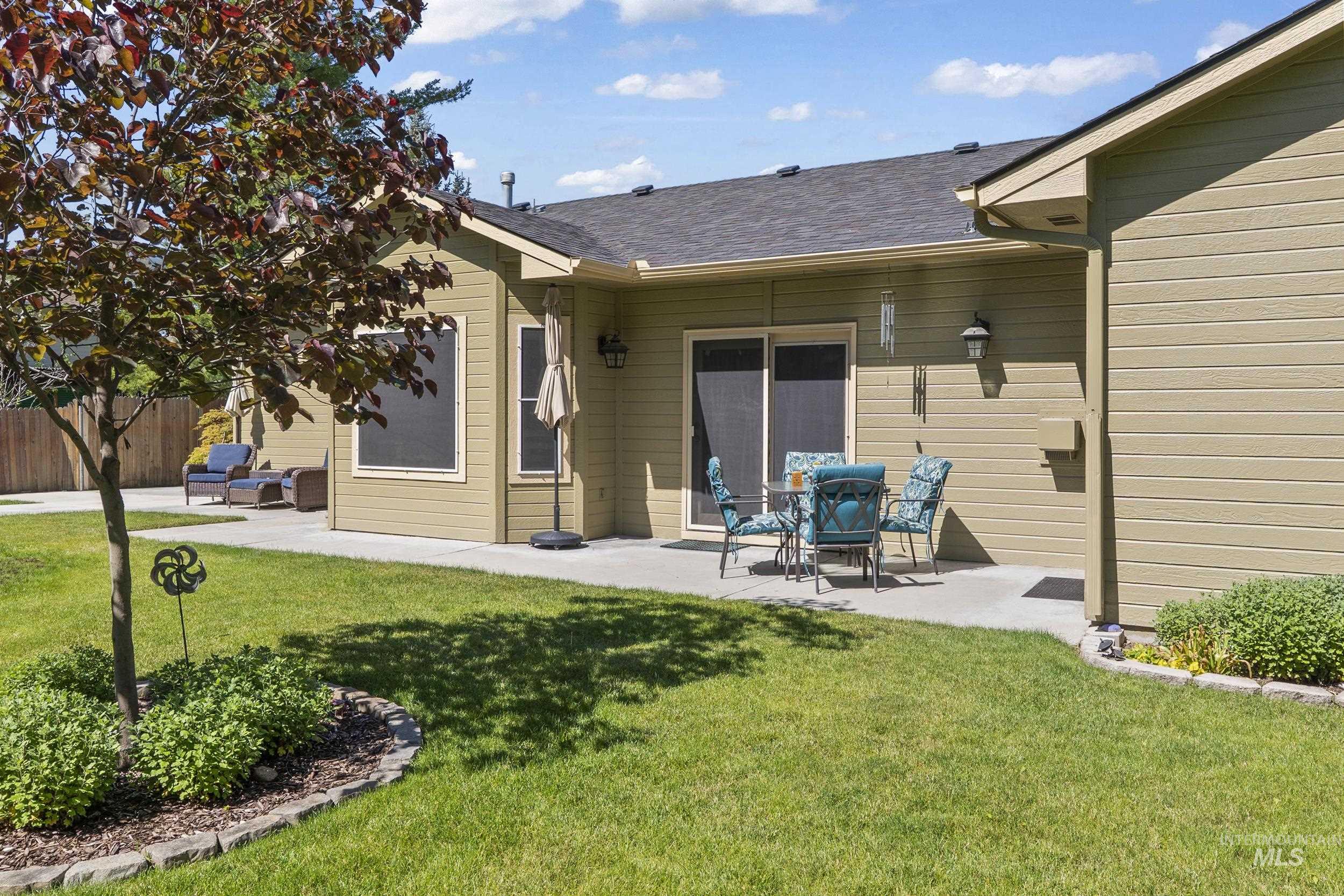 1712 N Eagle Creek Way, Eagle, Idaho 83616, 3 Bedrooms, 2 Bathrooms, Residential For Sale, Price $520,000,MLS 98990528