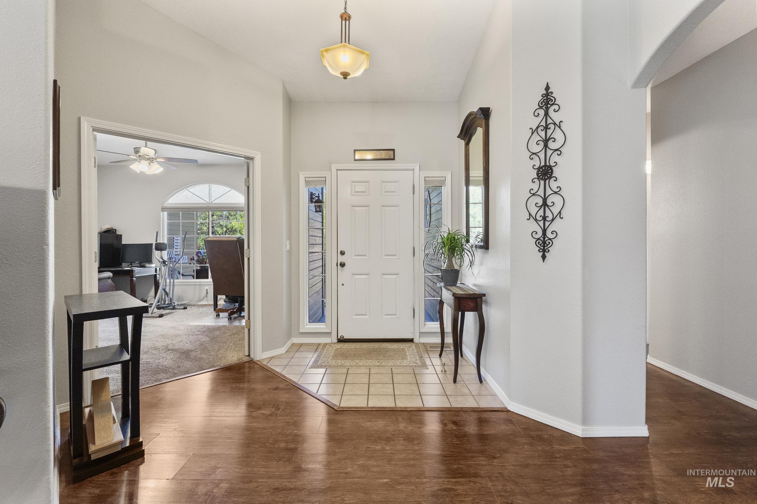 1712 N Eagle Creek Way, Eagle, Idaho 83616, 3 Bedrooms, 2 Bathrooms, Residential For Sale, Price $520,000,MLS 98990528