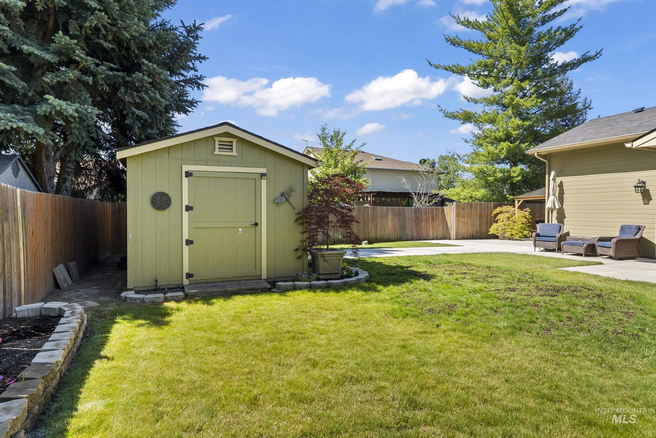 1712 N Eagle Creek Way, Eagle, Idaho 83616, 3 Bedrooms, 2 Bathrooms, Residential For Sale, Price $520,000,MLS 98990528