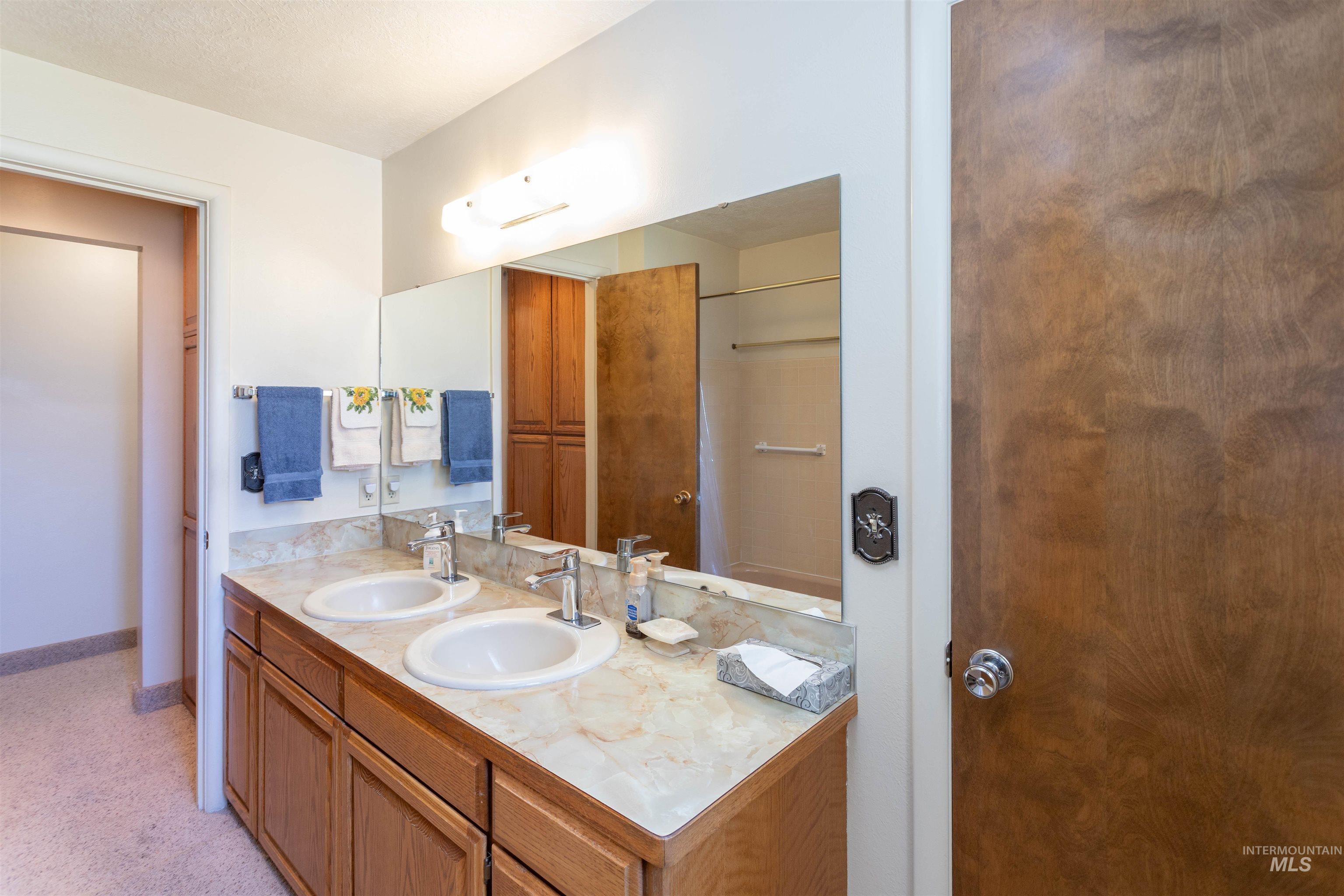 8321 W Westchester Ave, Boise, Idaho 83704, 5 Bedrooms, 2 Bathrooms, Residential For Sale, Price $509,900,MLS 98990529
