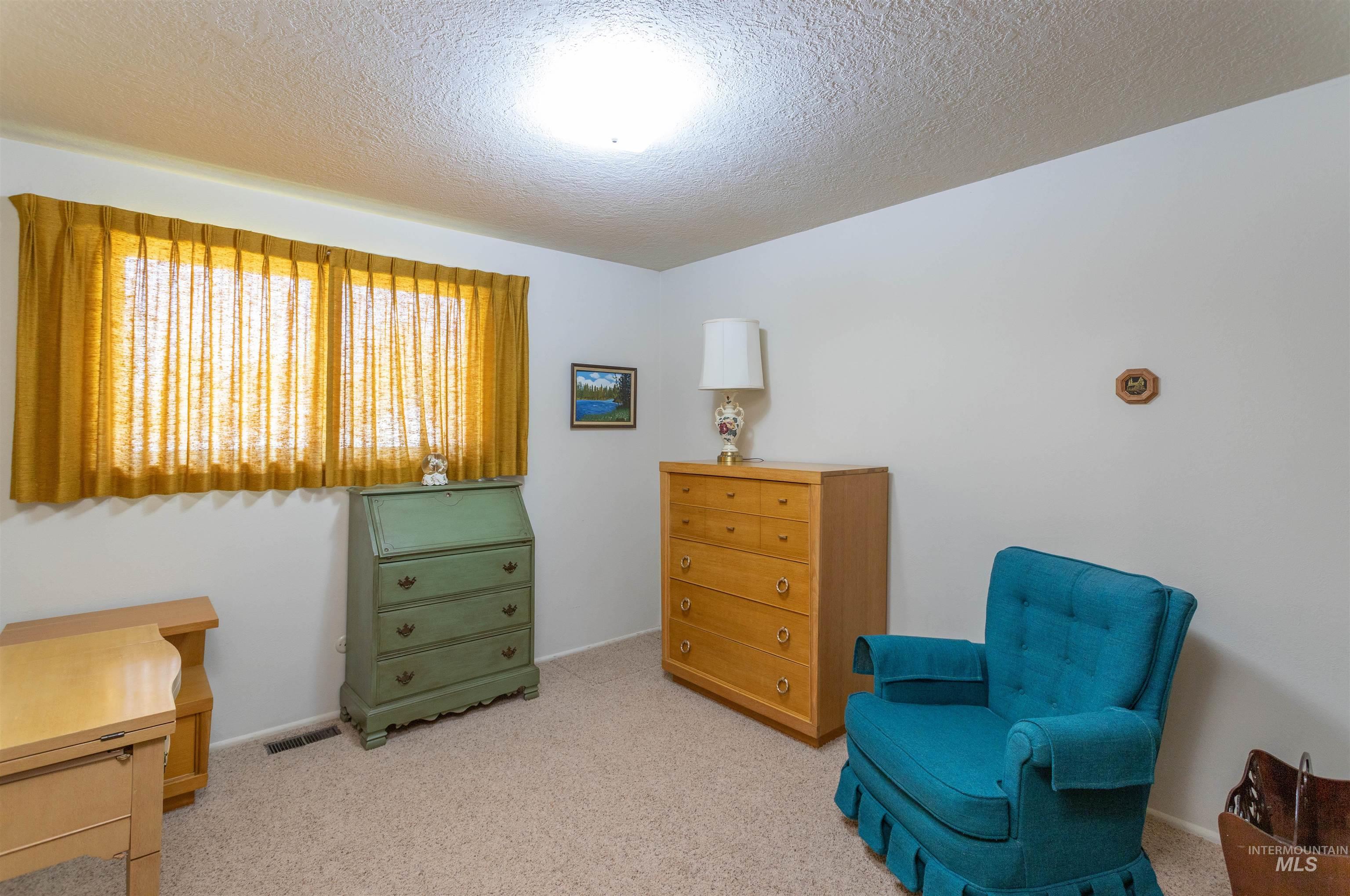 8321 W Westchester Ave, Boise, Idaho 83704, 5 Bedrooms, 2 Bathrooms, Residential For Sale, Price $509,900,MLS 98990529