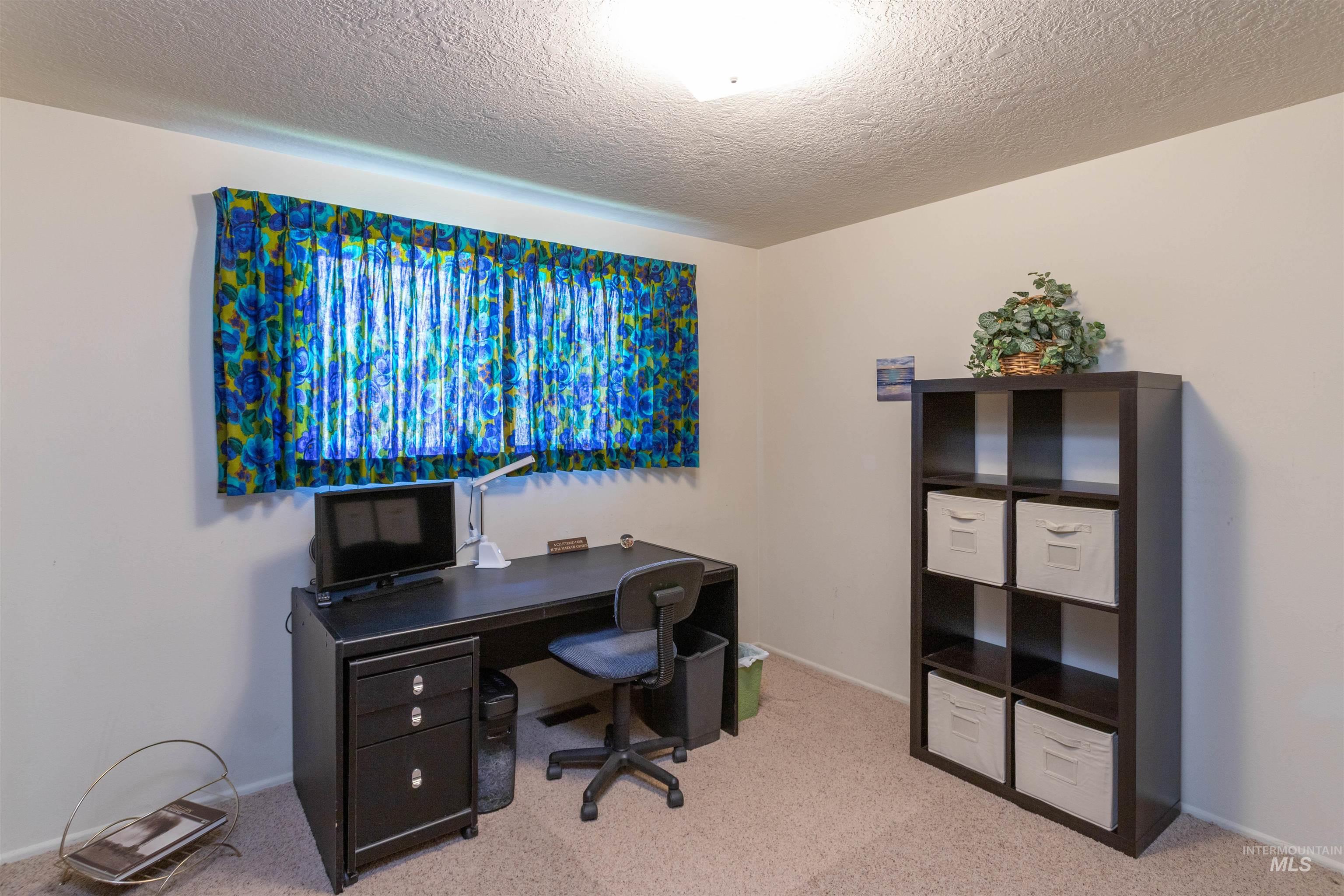 8321 W Westchester Ave, Boise, Idaho 83704, 5 Bedrooms, 2 Bathrooms, Residential For Sale, Price $509,900,MLS 98990529