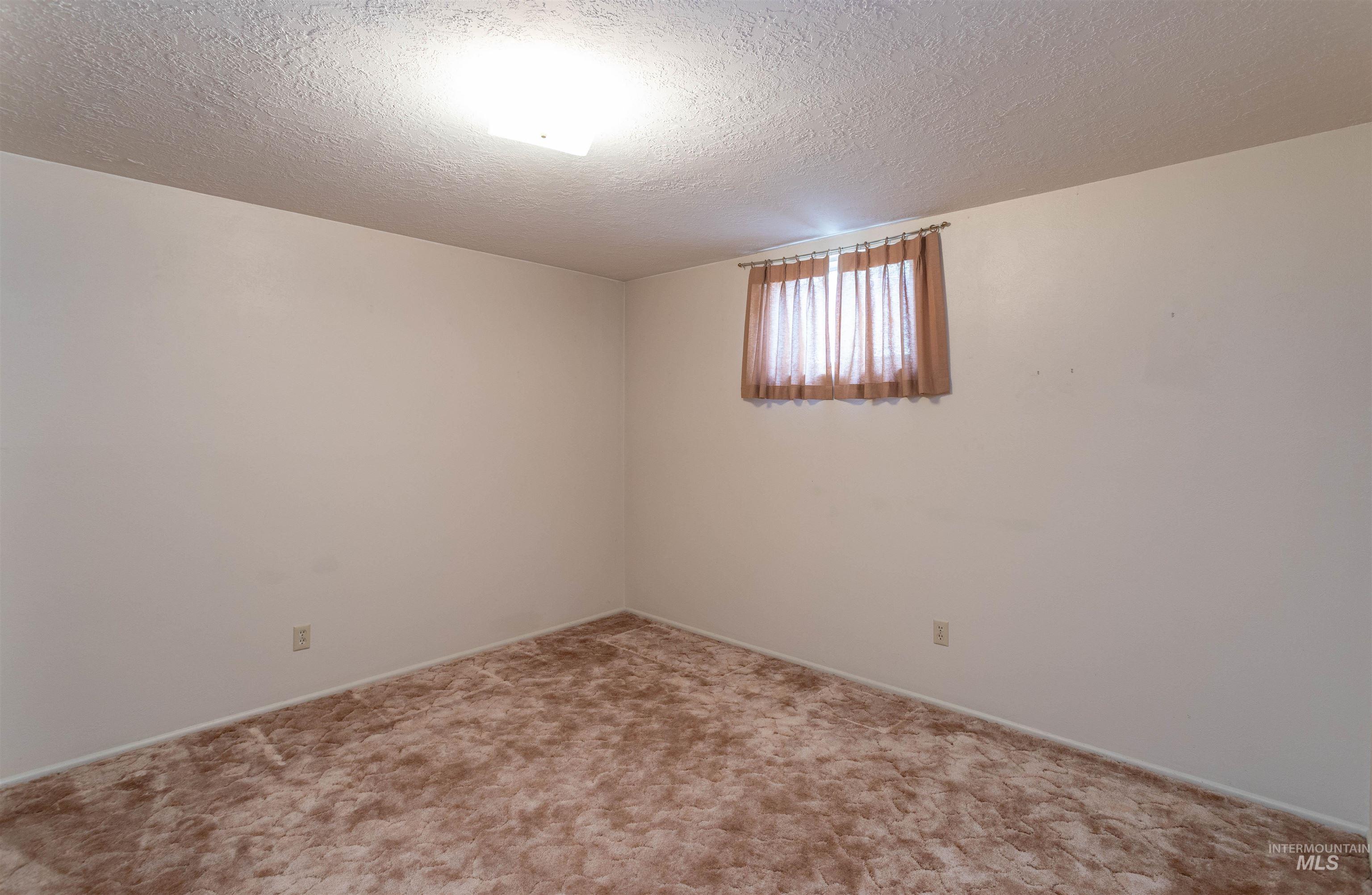 8321 W Westchester Ave, Boise, Idaho 83704, 5 Bedrooms, 2 Bathrooms, Residential For Sale, Price $509,900,MLS 98990529